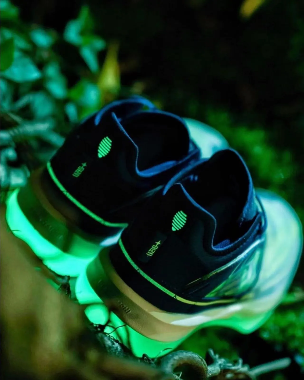 Weekend Plans Slip-resistant ease Uzis x Peak Andrew Wiggins Big Triangle - Firefly