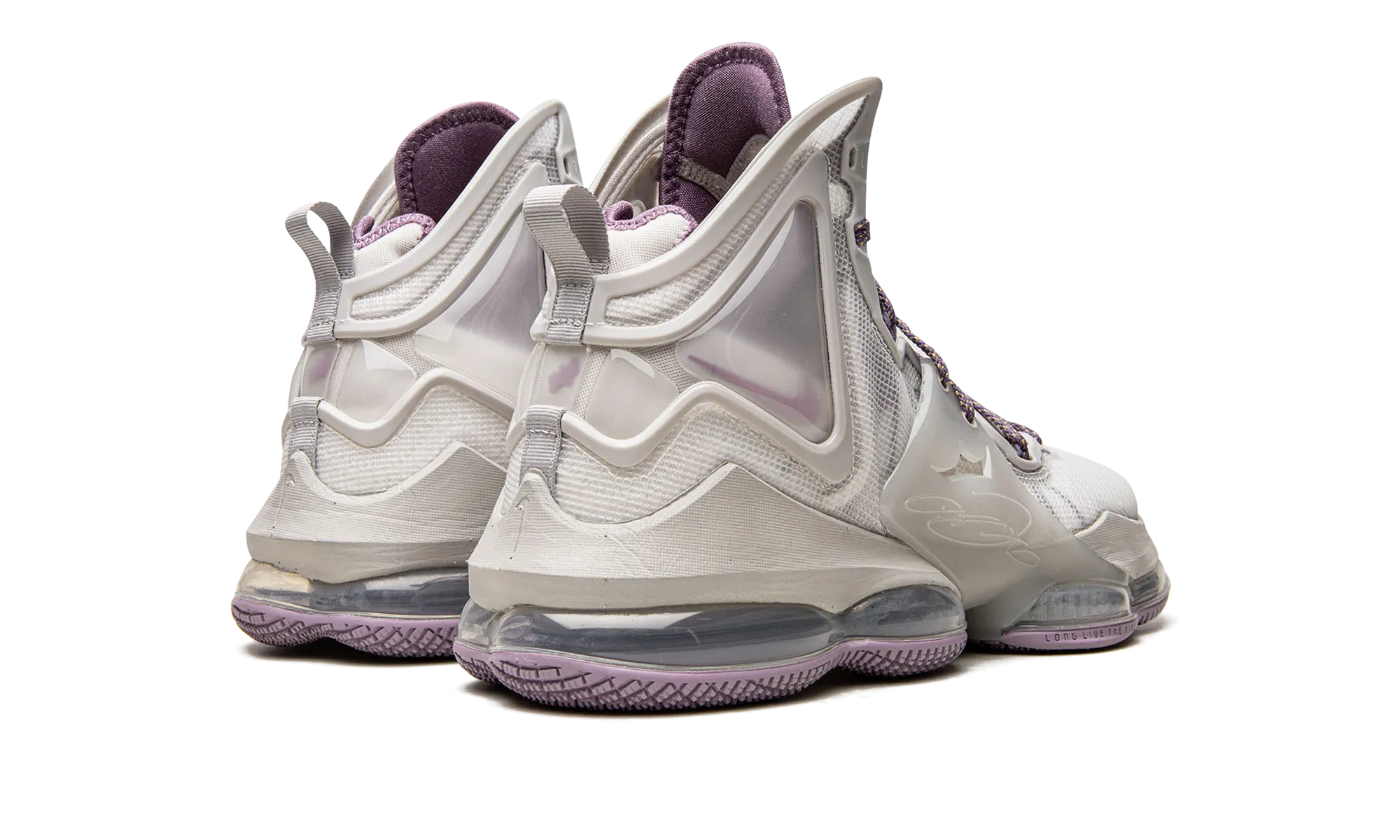 Game Winning Shoes Temperature   Regulating LeBron 19 "Strive for Greatness"