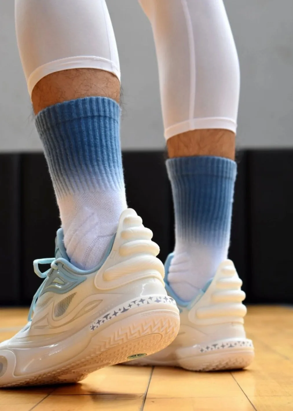 Li-Ning Wade All City 11V2 - Cloudy White Flex grooves Modern Look