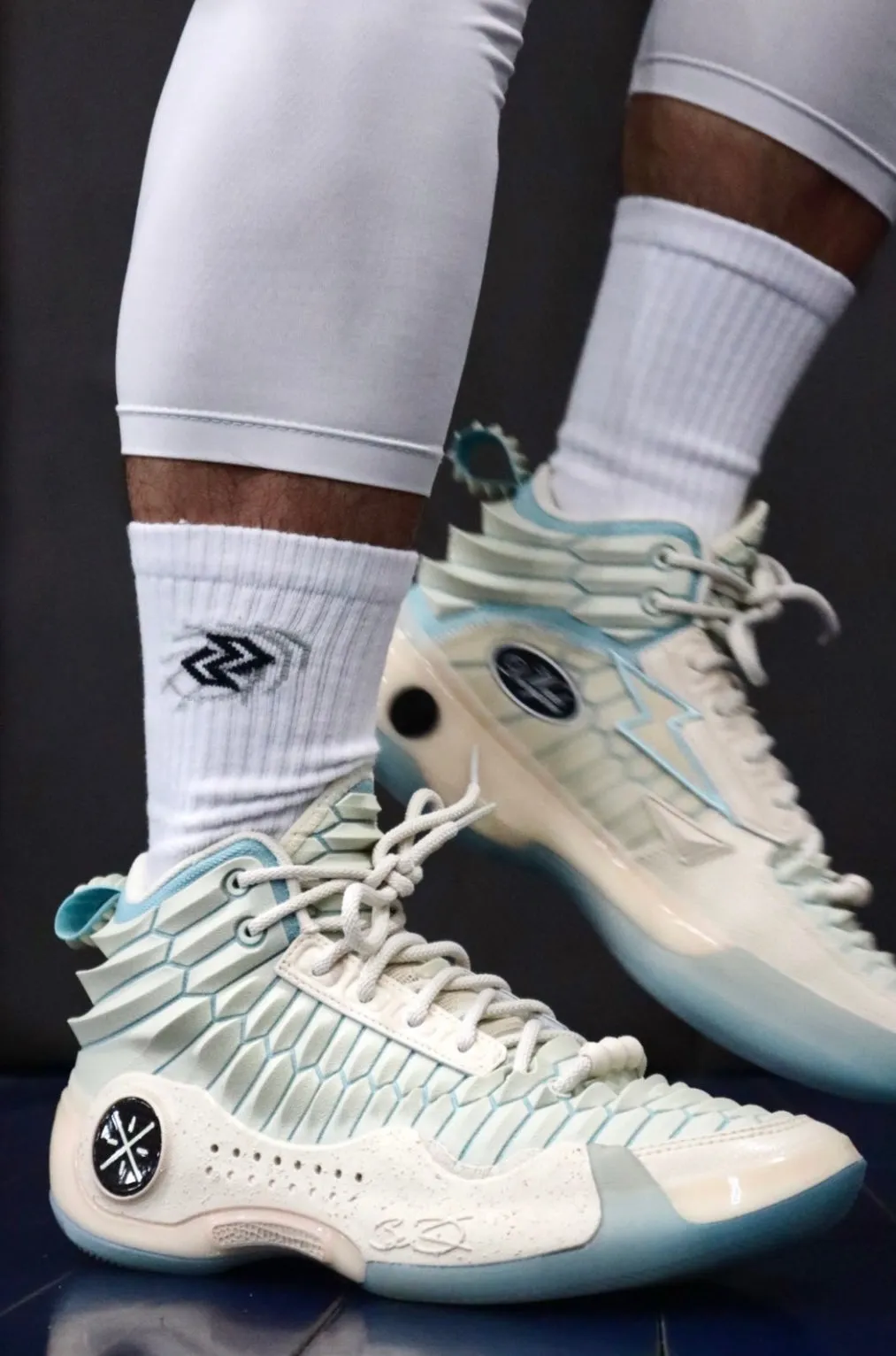 Clutch Play Li-Ning Way of Wade 10 - White Dragon