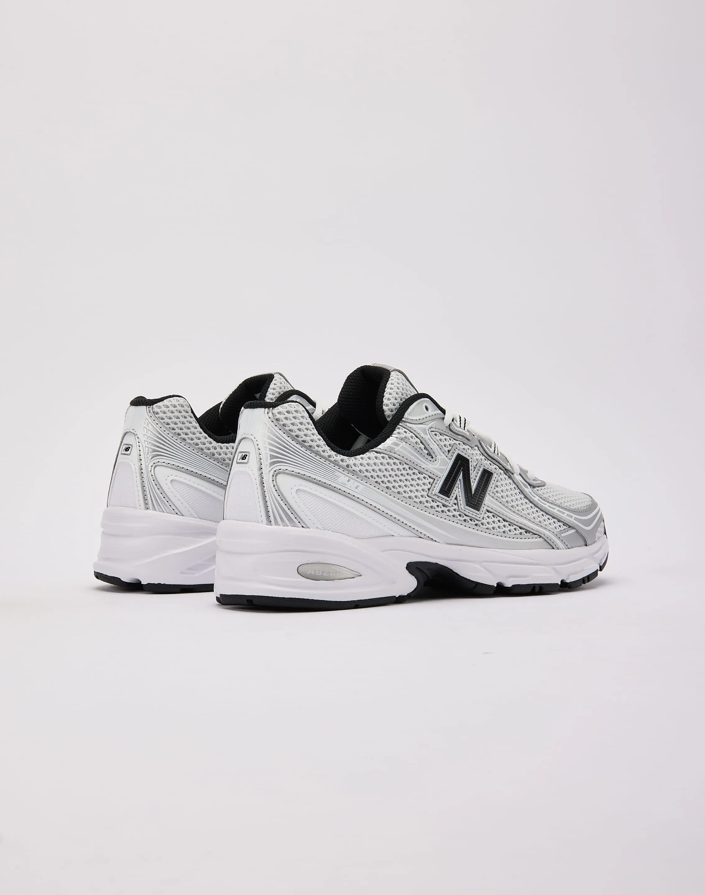 New Balance 740 White Clean