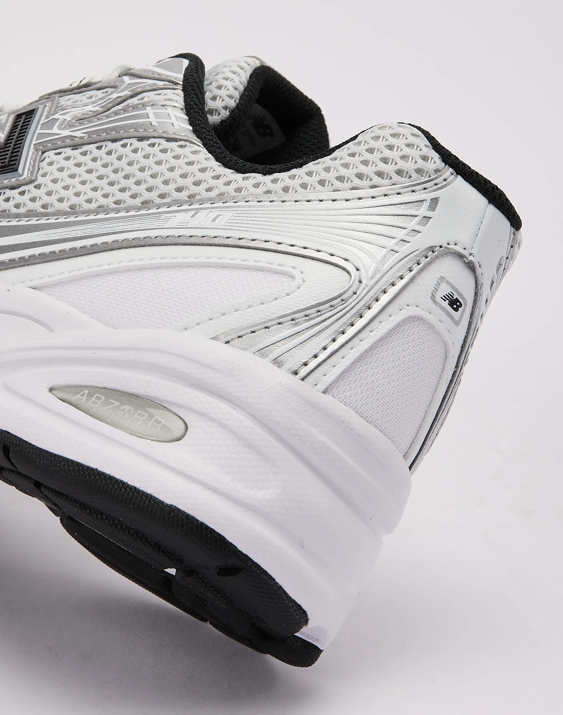 material New Balance 740