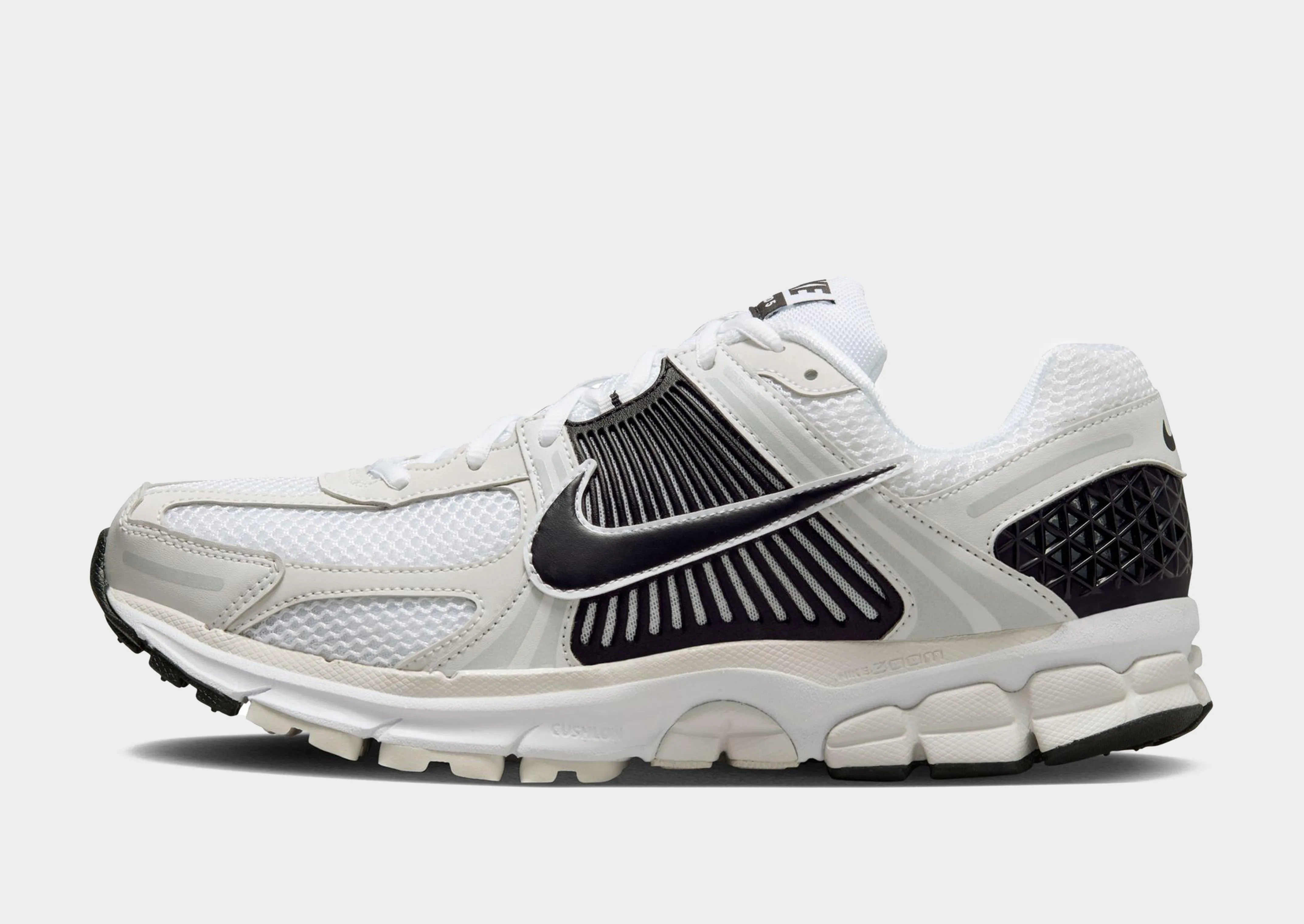 running in stadiums tapered toe - box Zoom Vomero 5