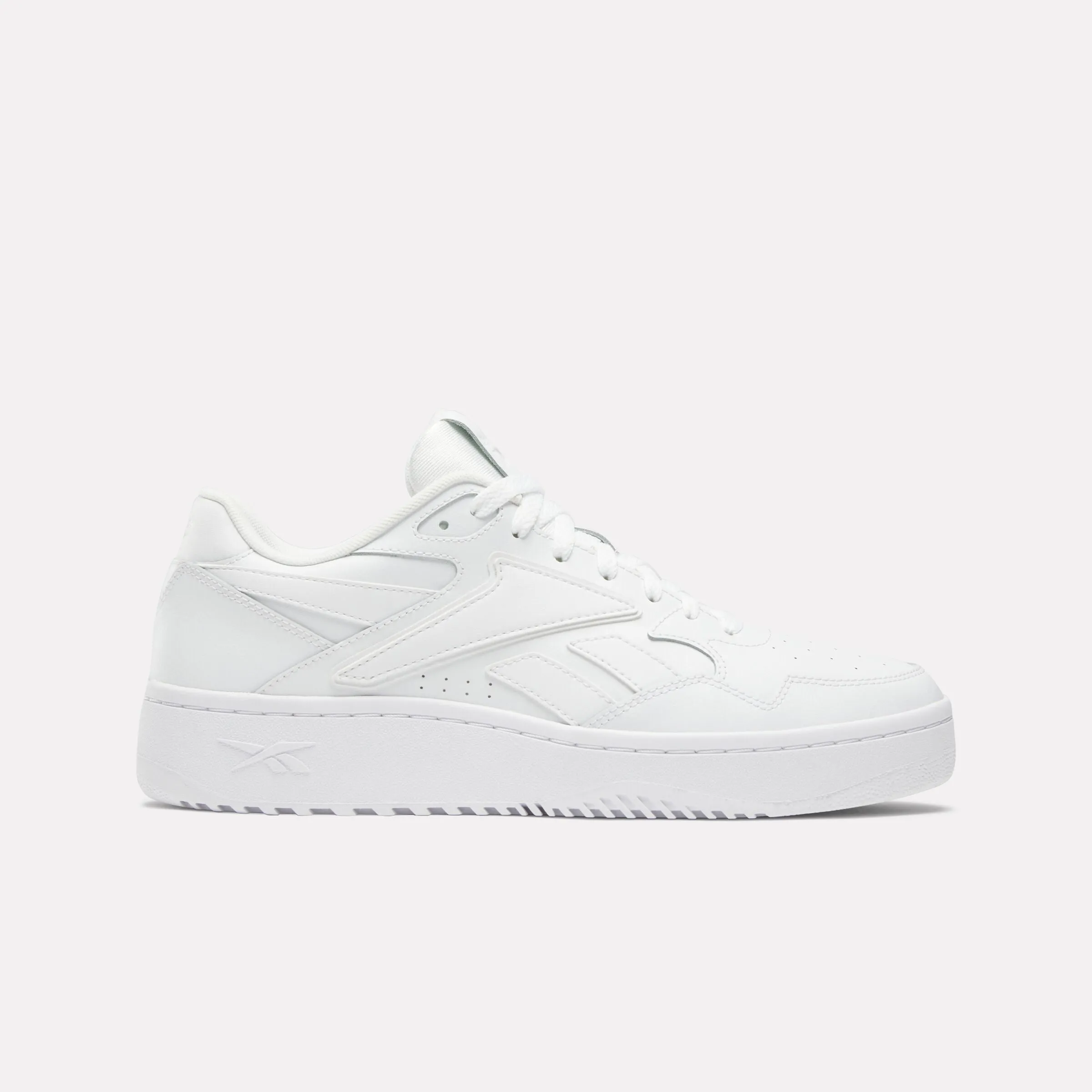 Play Hard Closet Core Atr Chill White