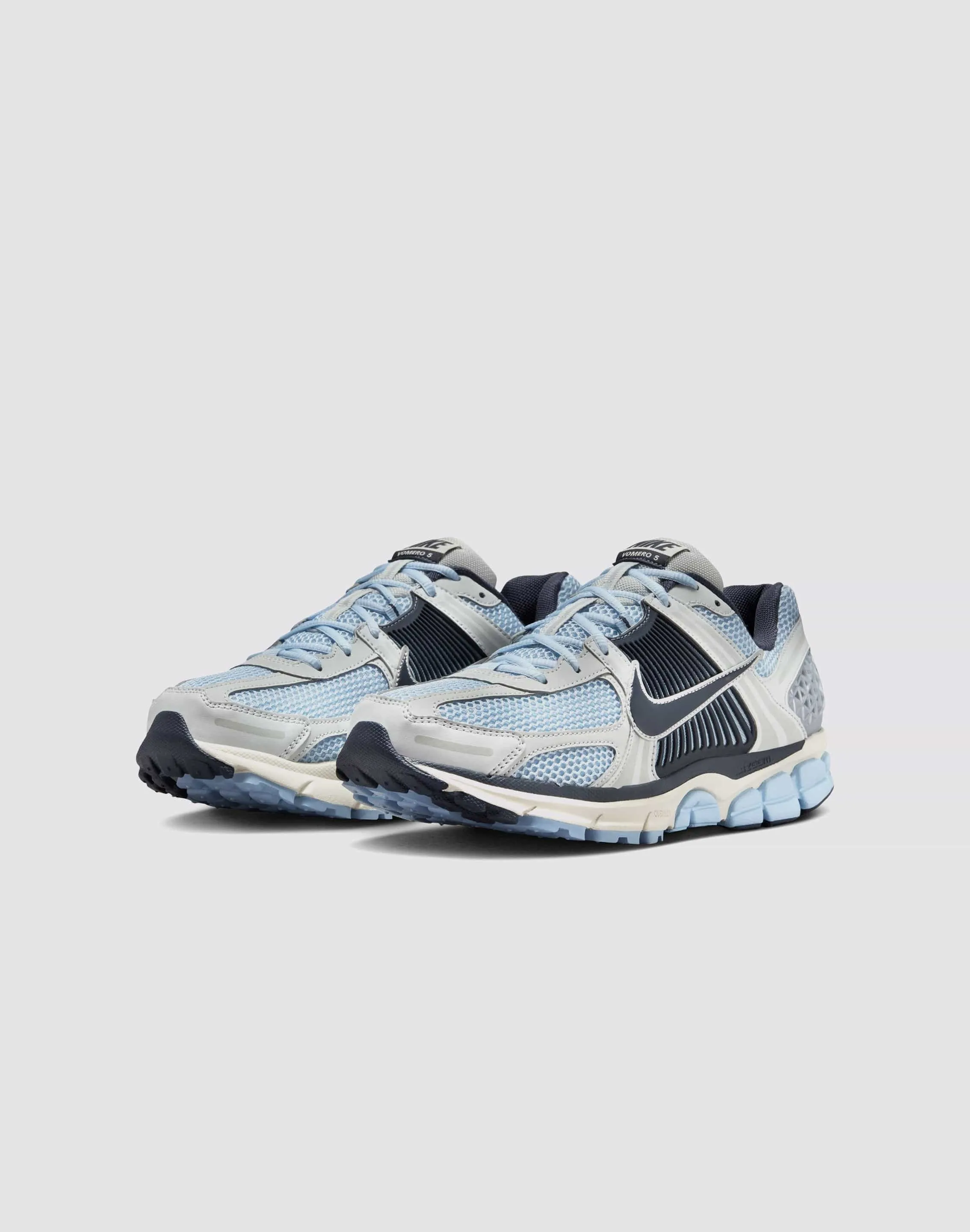 Comfort Lining Canvas Nike Zoom Vomero 5
