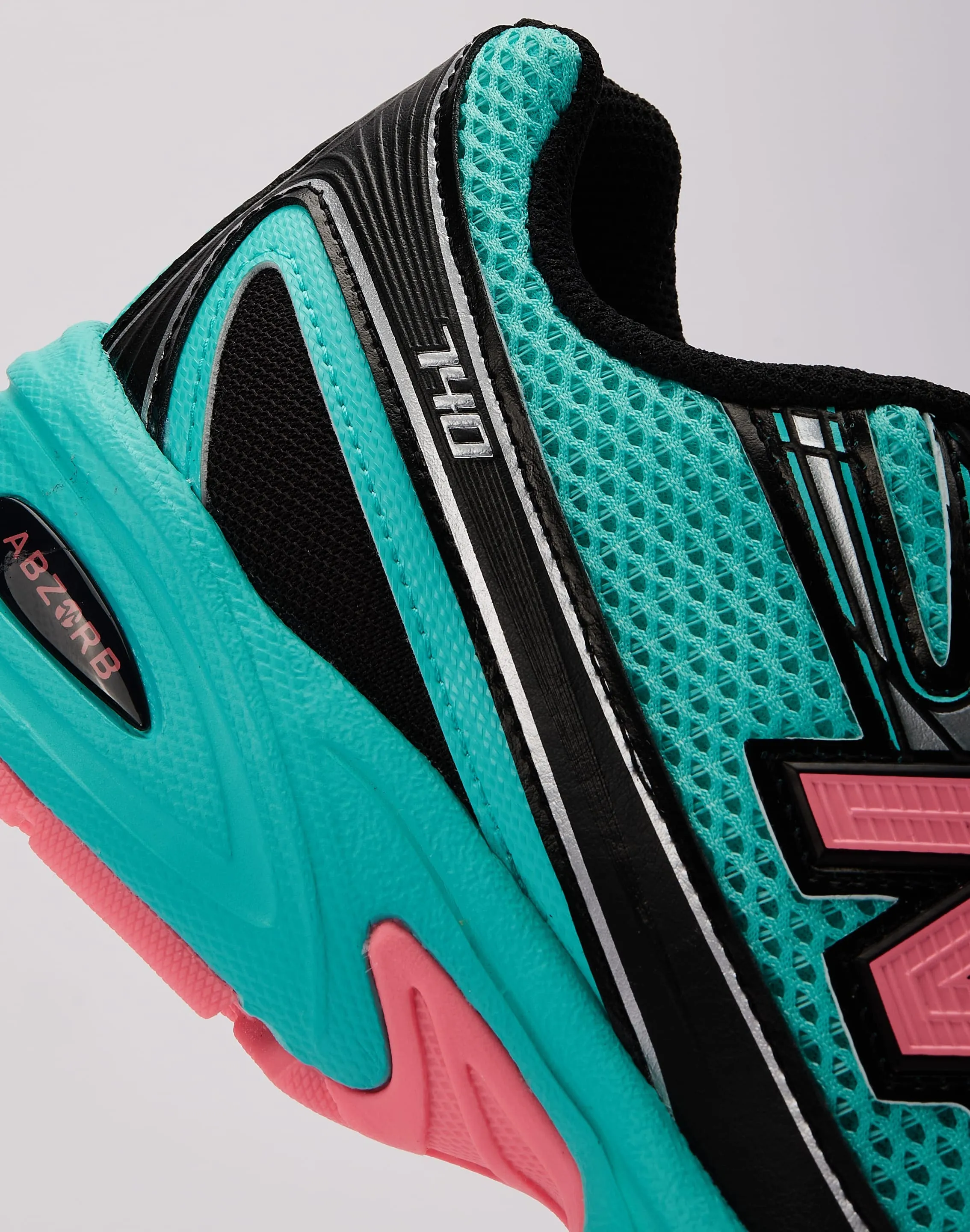 New Balance 740 Spanish Bold