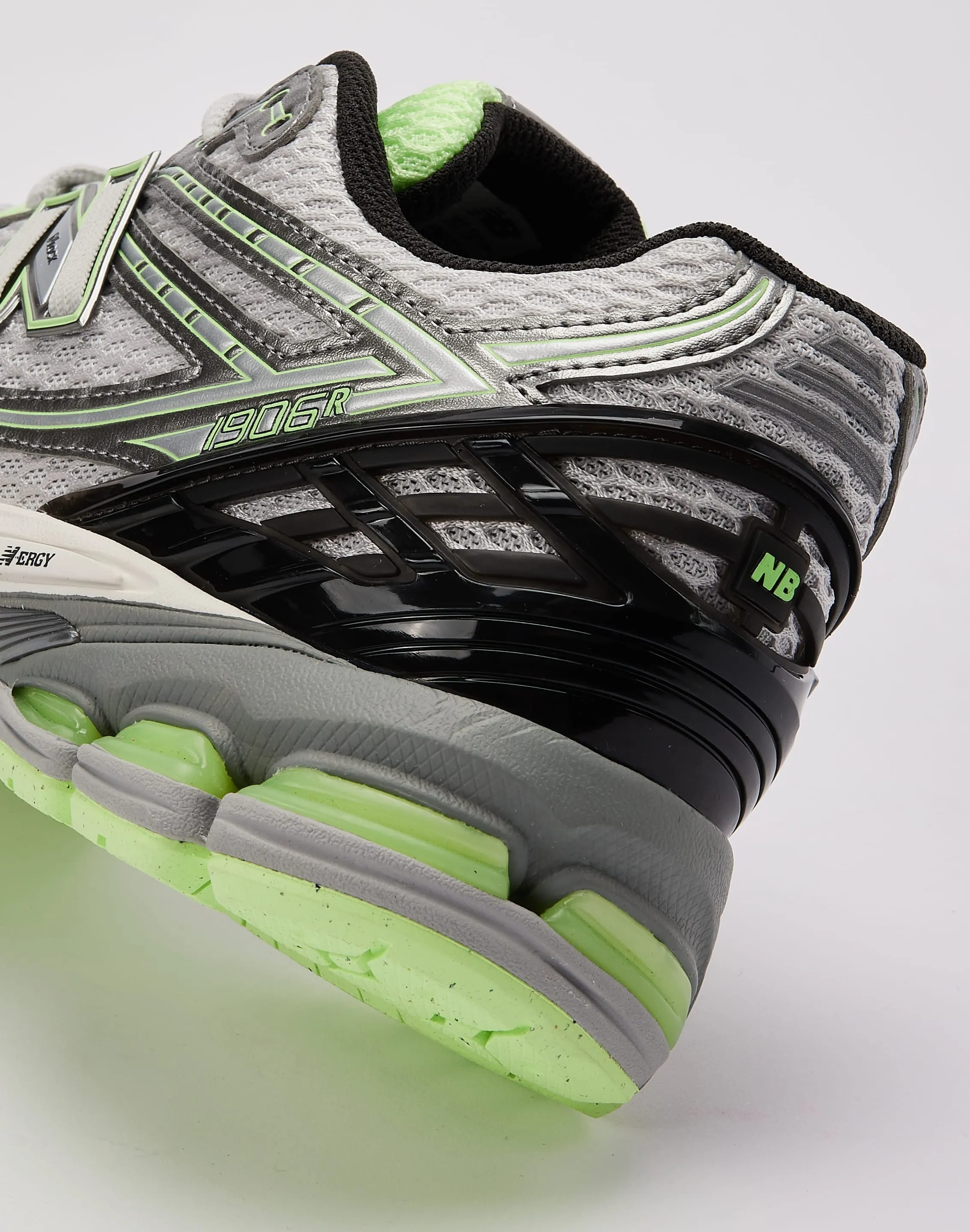 Synthetic Upper Gloss Mood New Balance 1906R