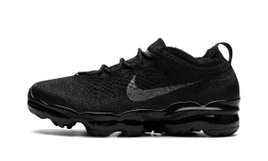 VAPORMAX 2023 FLYKNIT WMNS "Triple Black" running in a mud pot area shoes long - distance - runner