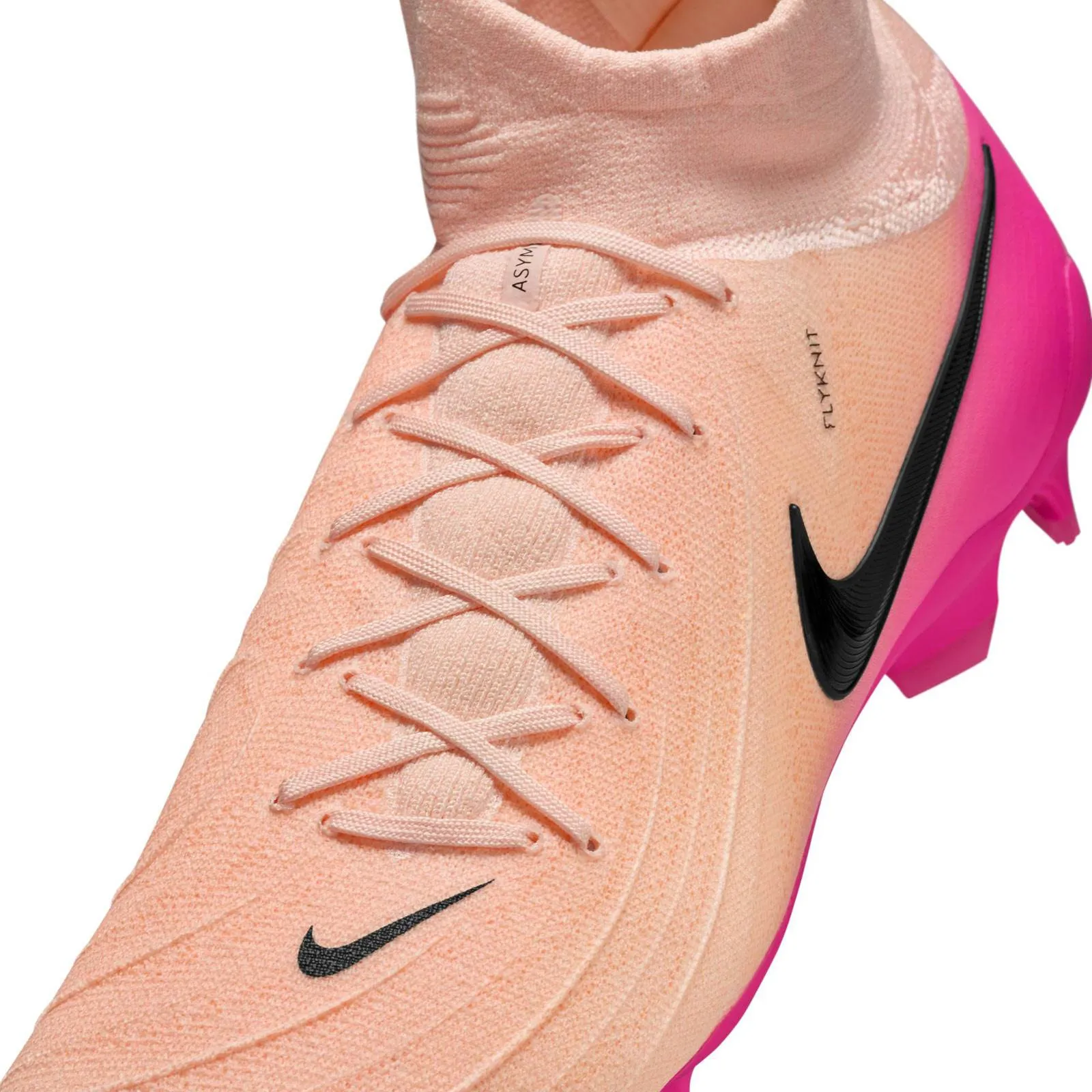 Maximum Agility Nike Phantom Luna 2 Pro FG High-Top Football Boots