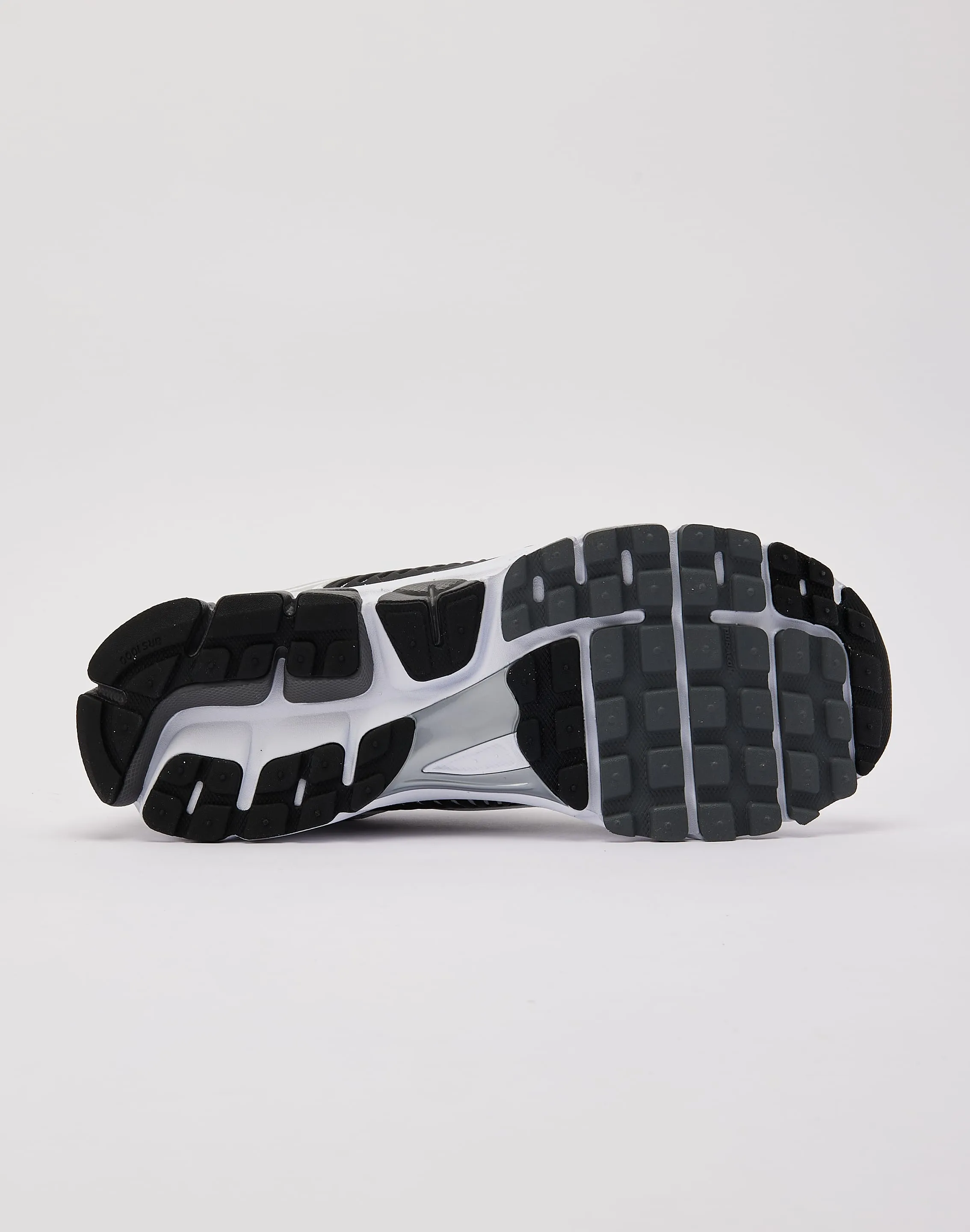 Nike Zoom Vomero 5 SE Travel Must