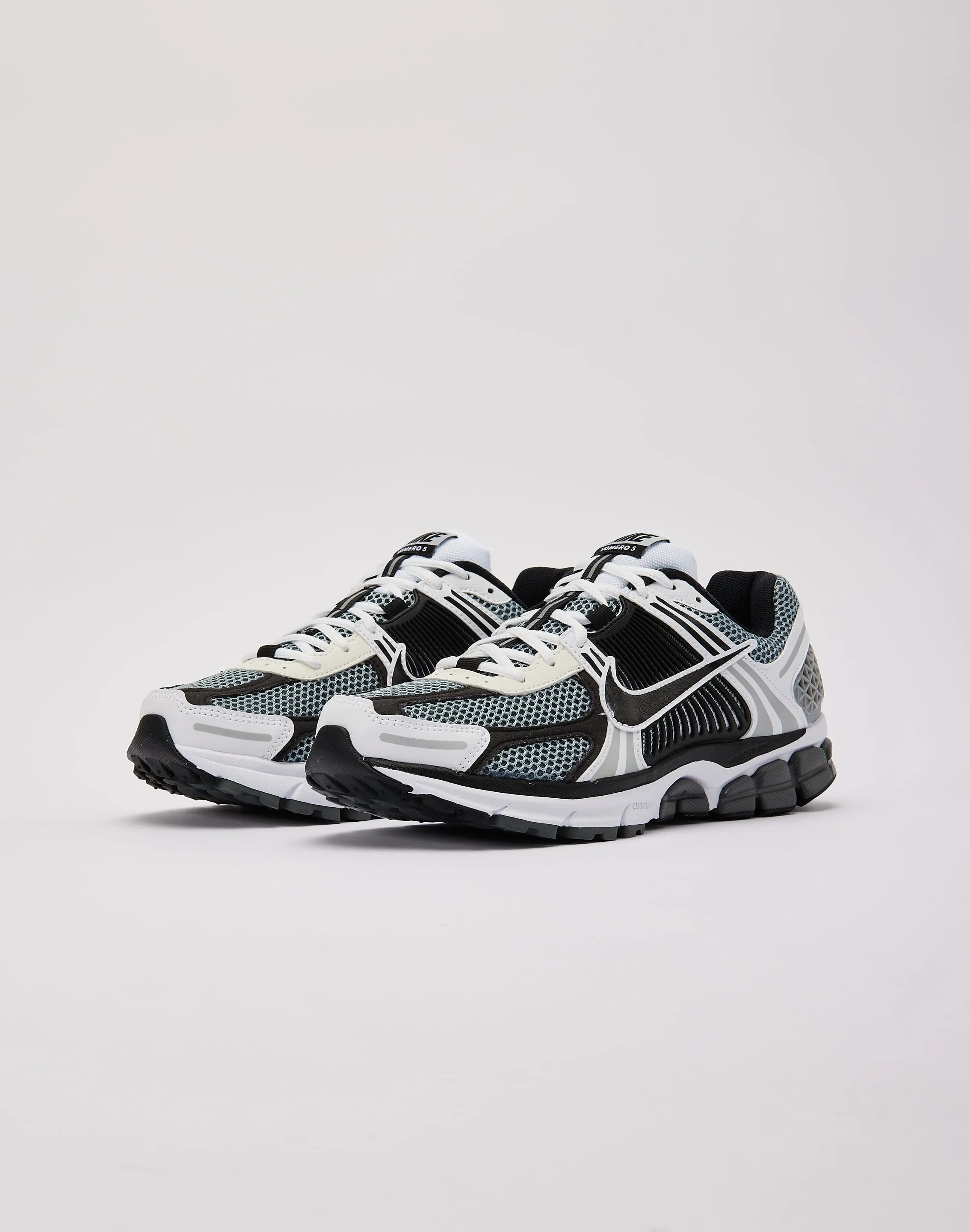 Step Ahead Nike Zoom Vomero 5 SE