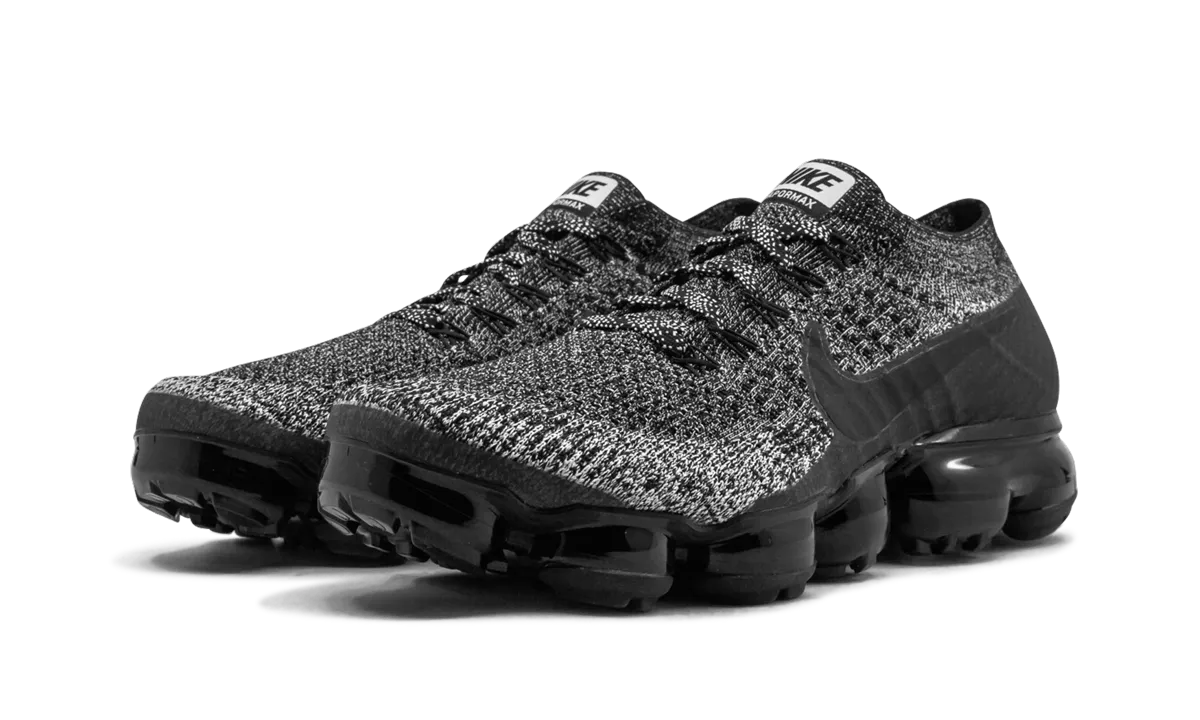 AIR VAPORMAX FLYKNIT MNS WMNS running in a composite bridge area shoes Summer