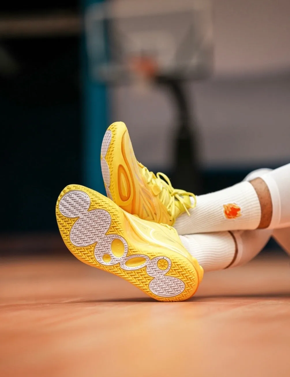 Li-Ning Wade All City 11V2 - Lemon Yellow Secure lockdown