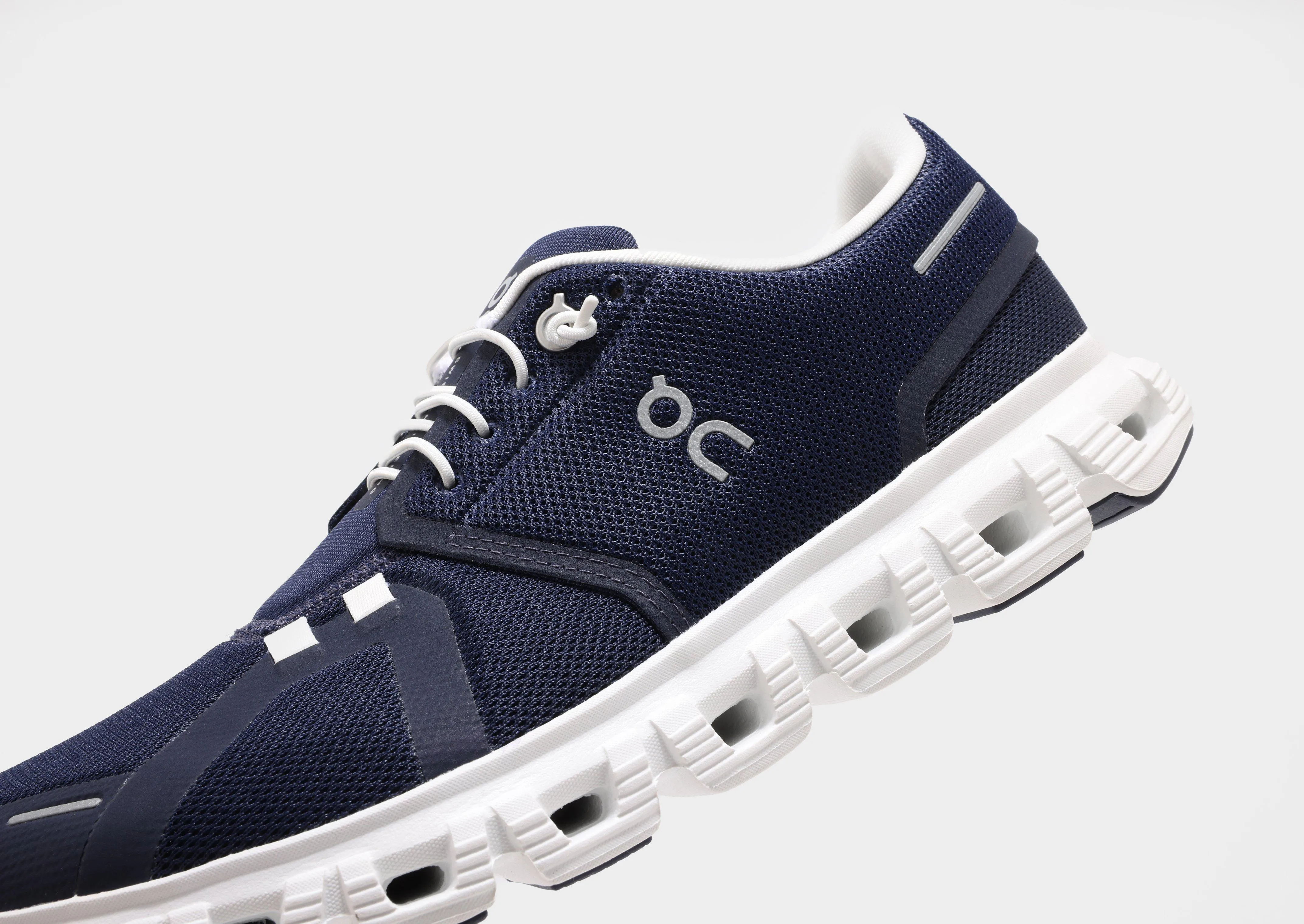 Cloud 6 Precision Stitching Tailored durability