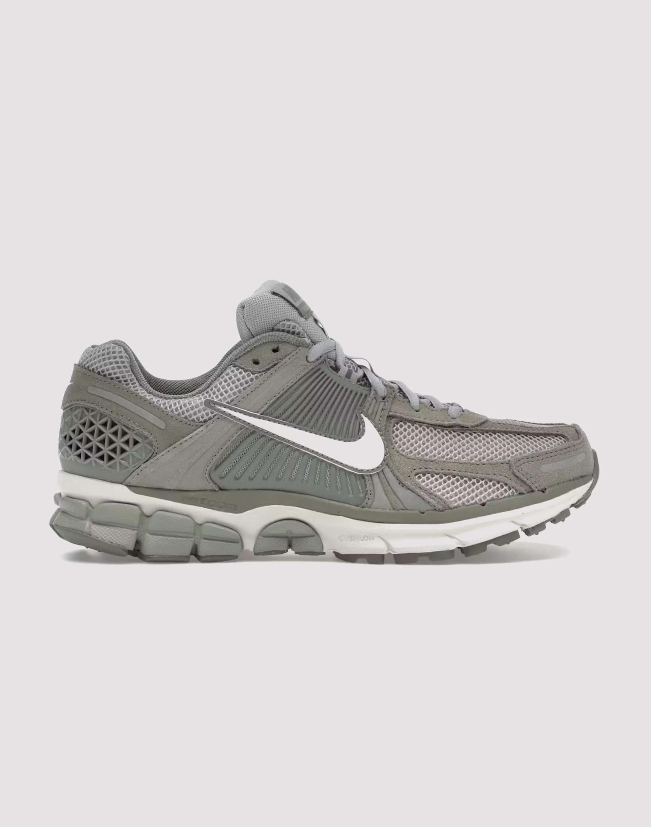 photo shoot Heritage Line Nike Zoom Vomero 5