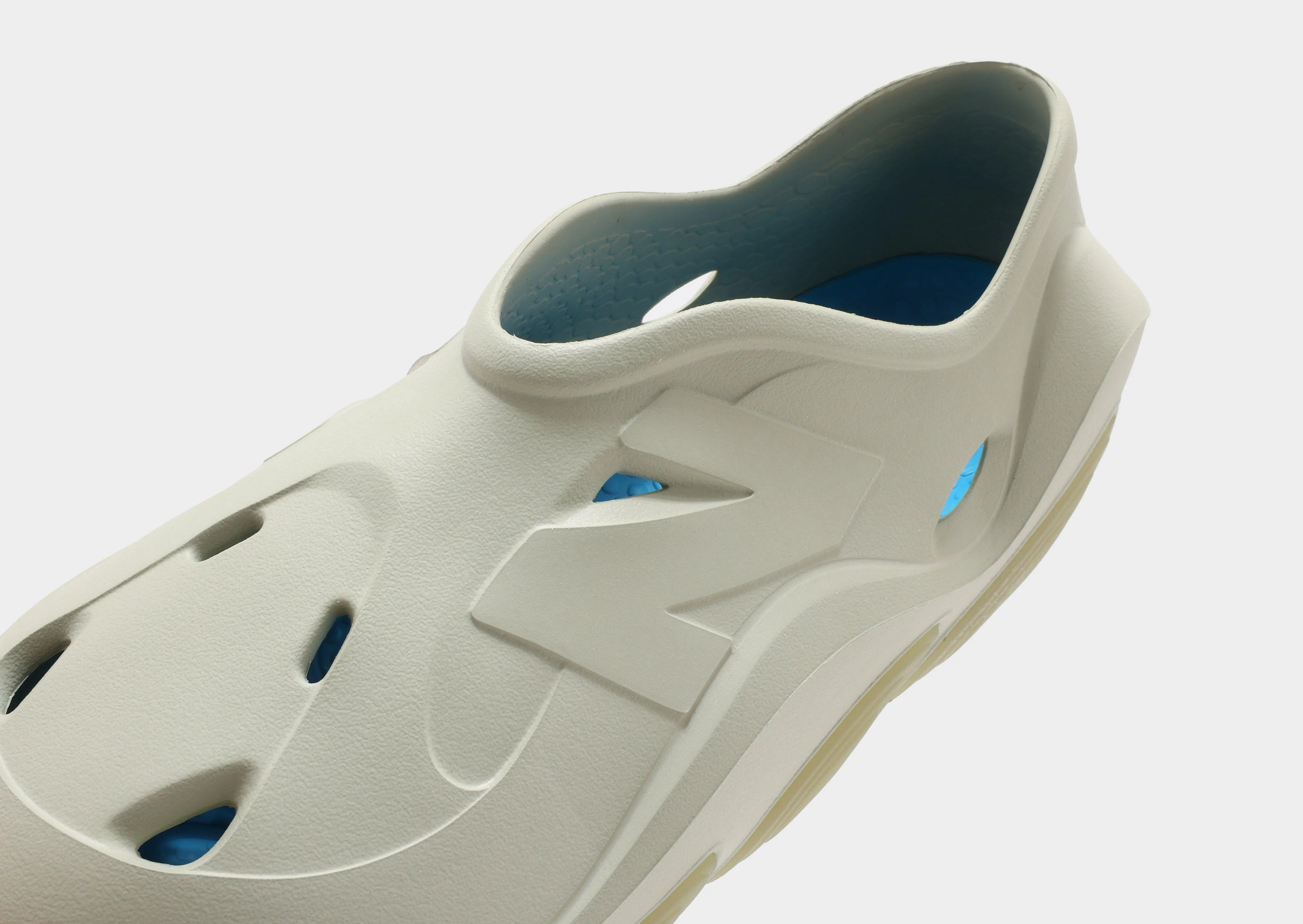 Trendsetting Shoes Sleek Comfort RCVRY