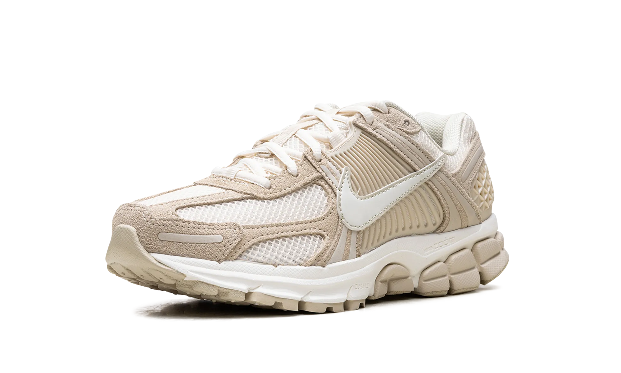 running in forest Zoom Vomero 5 WMNS "Beach Light Khaki"