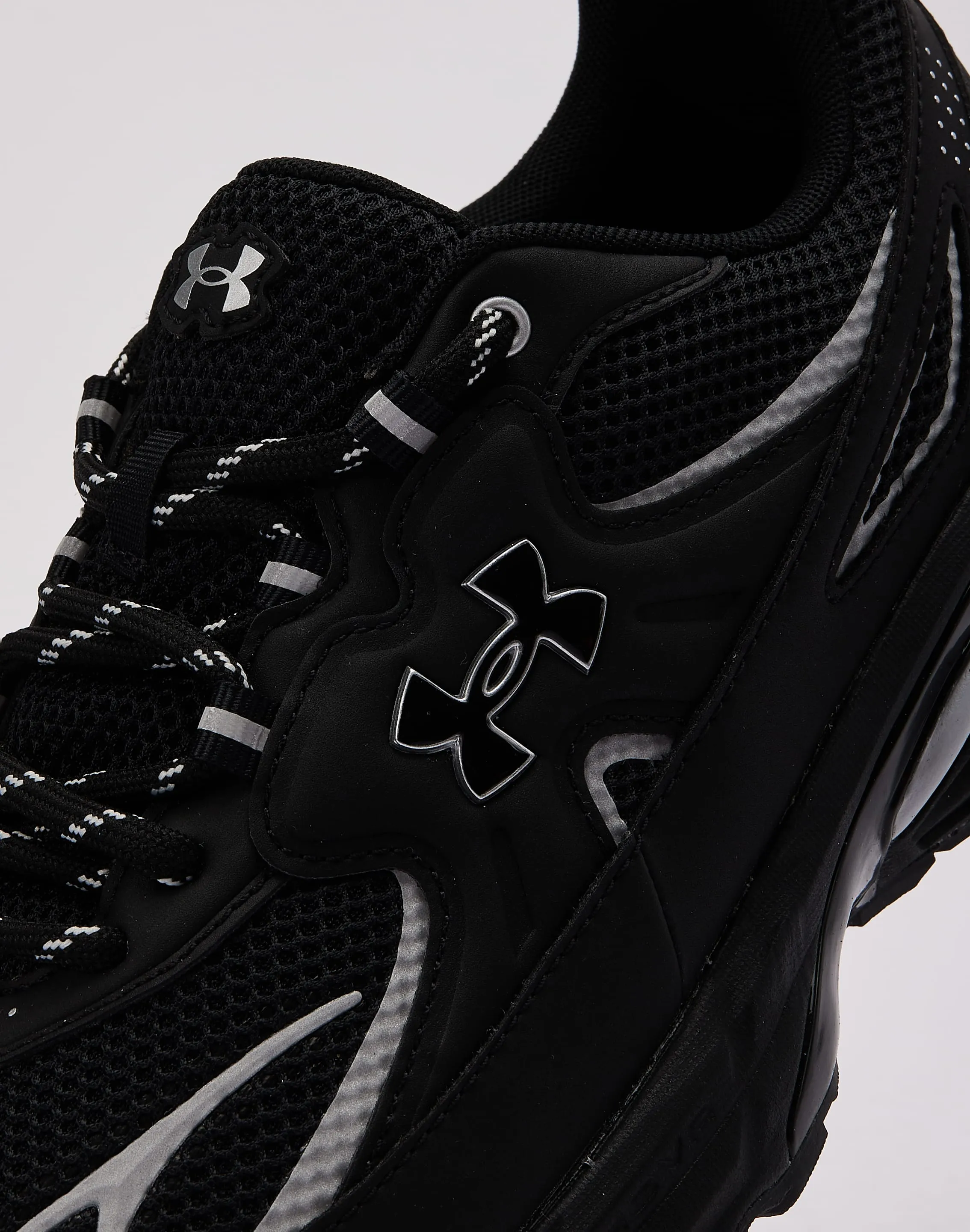 Comfort footbed High Top Under Armour Apparition Tech