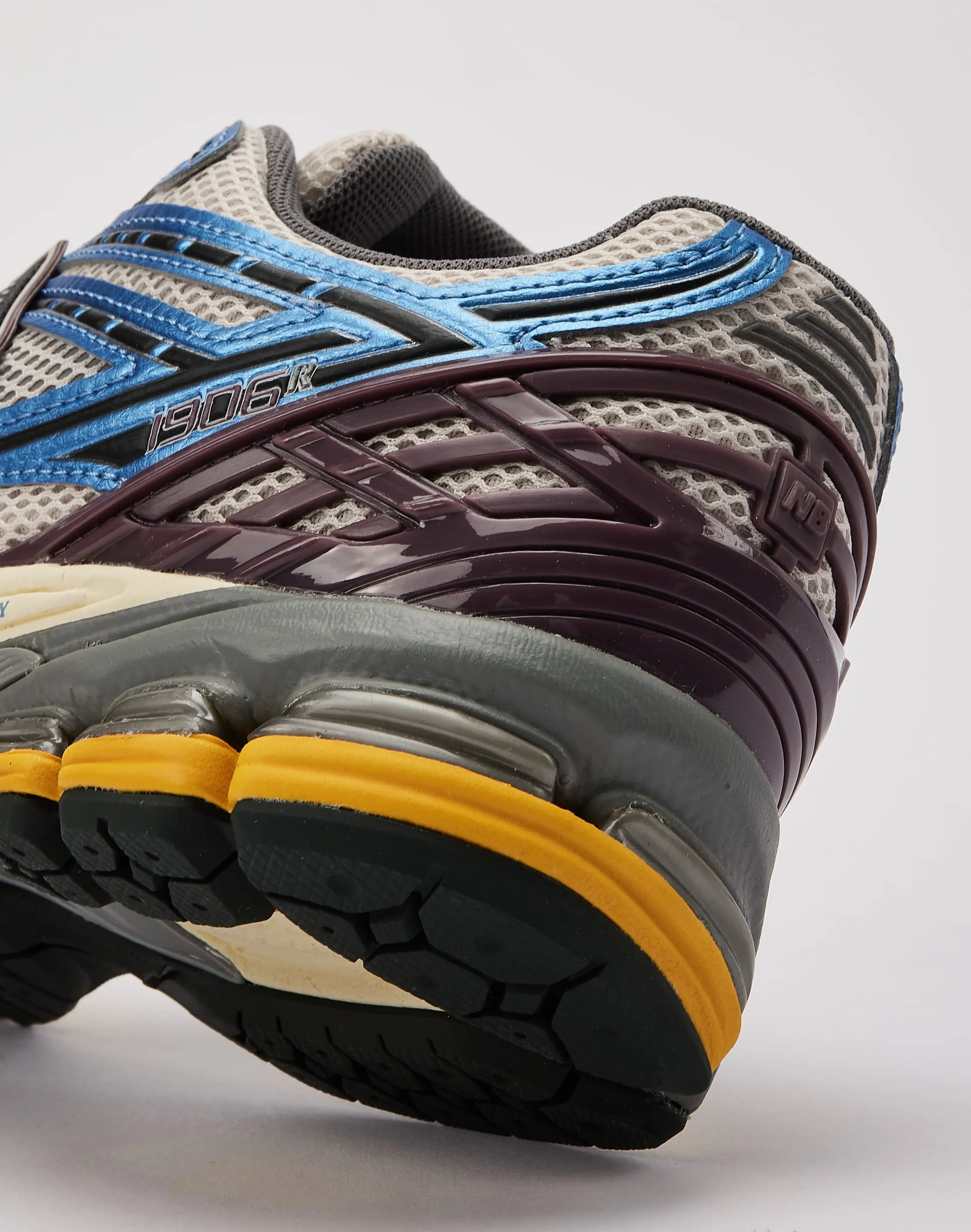 New Balance 1906R Versatile Freeze Grip