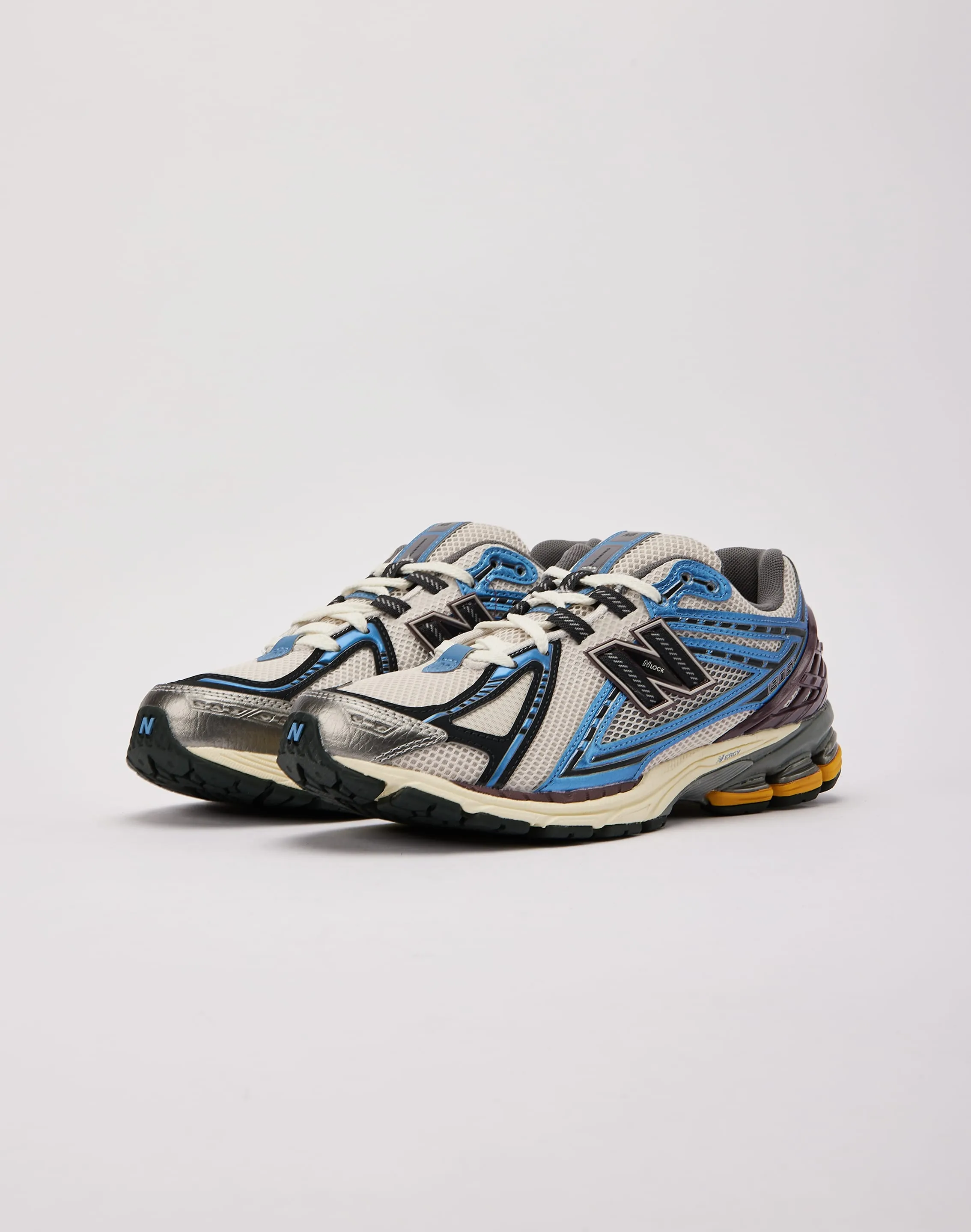 Scandi Clean Teen Edge New Balance 1906R