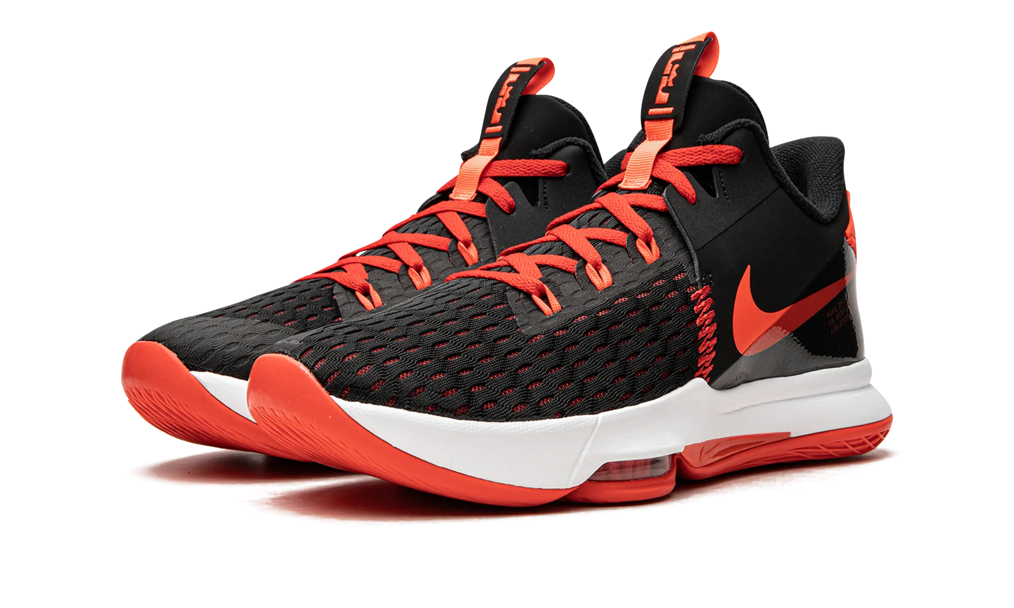 LeBron Witness V Pro Traction Fit