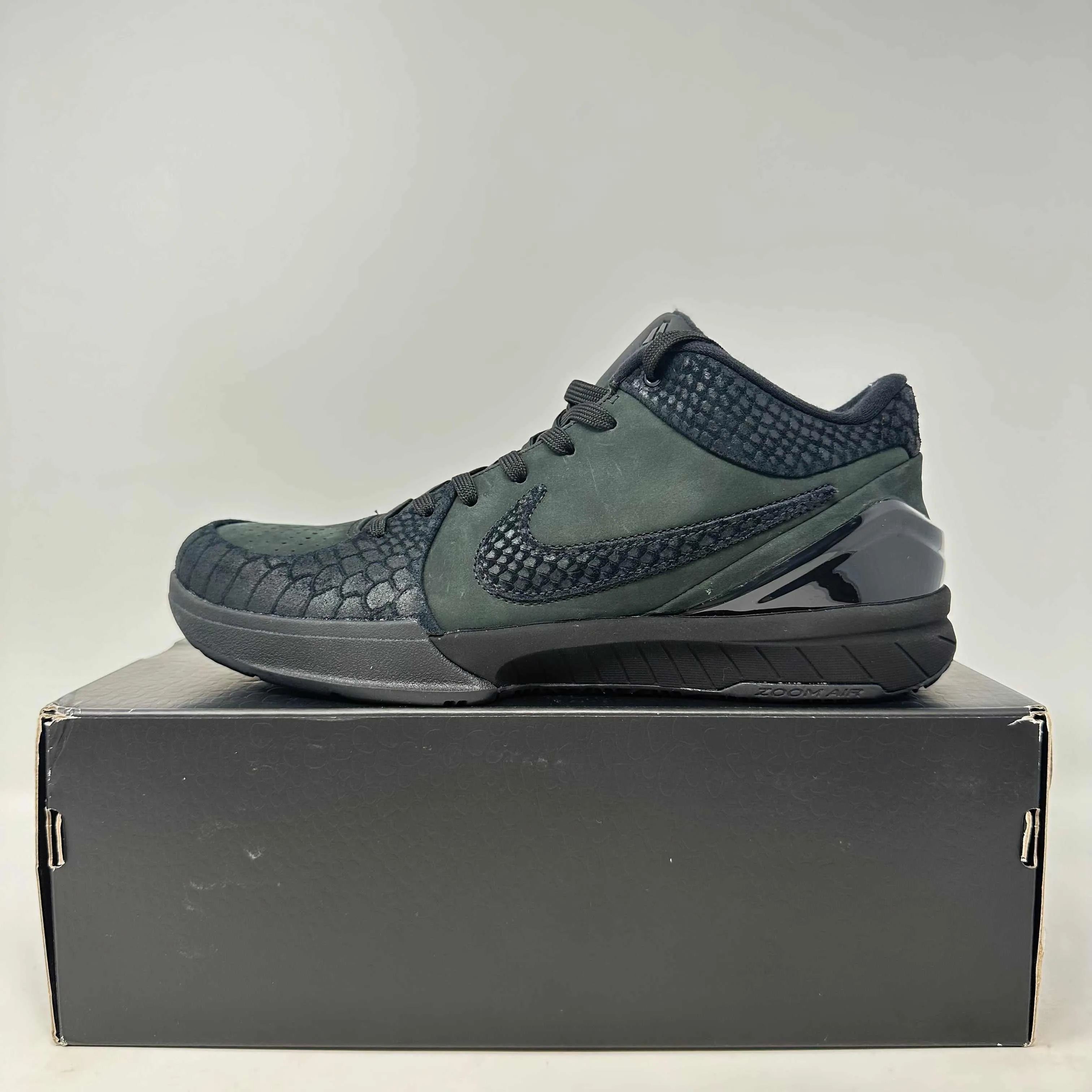 Grounded Footing Nike Kobe 4 Protro Gift of Mamba