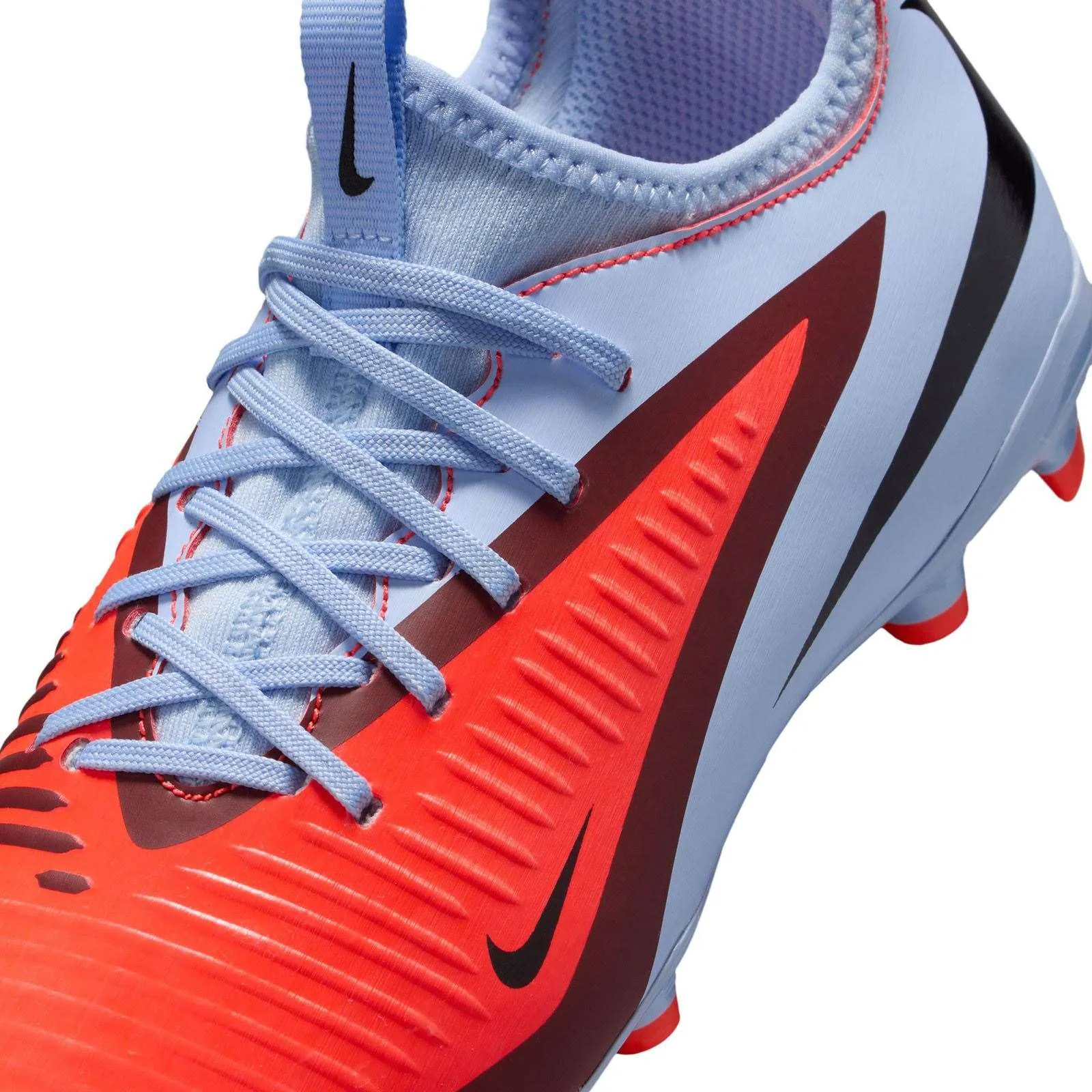 Flexible frame Nike Jr. Phantom 6 Low Academy Multi-Ground Football Boots