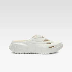 Snowy running traction running in flat tracks shoes Reebok Footwear Men Zig Clog CHALK