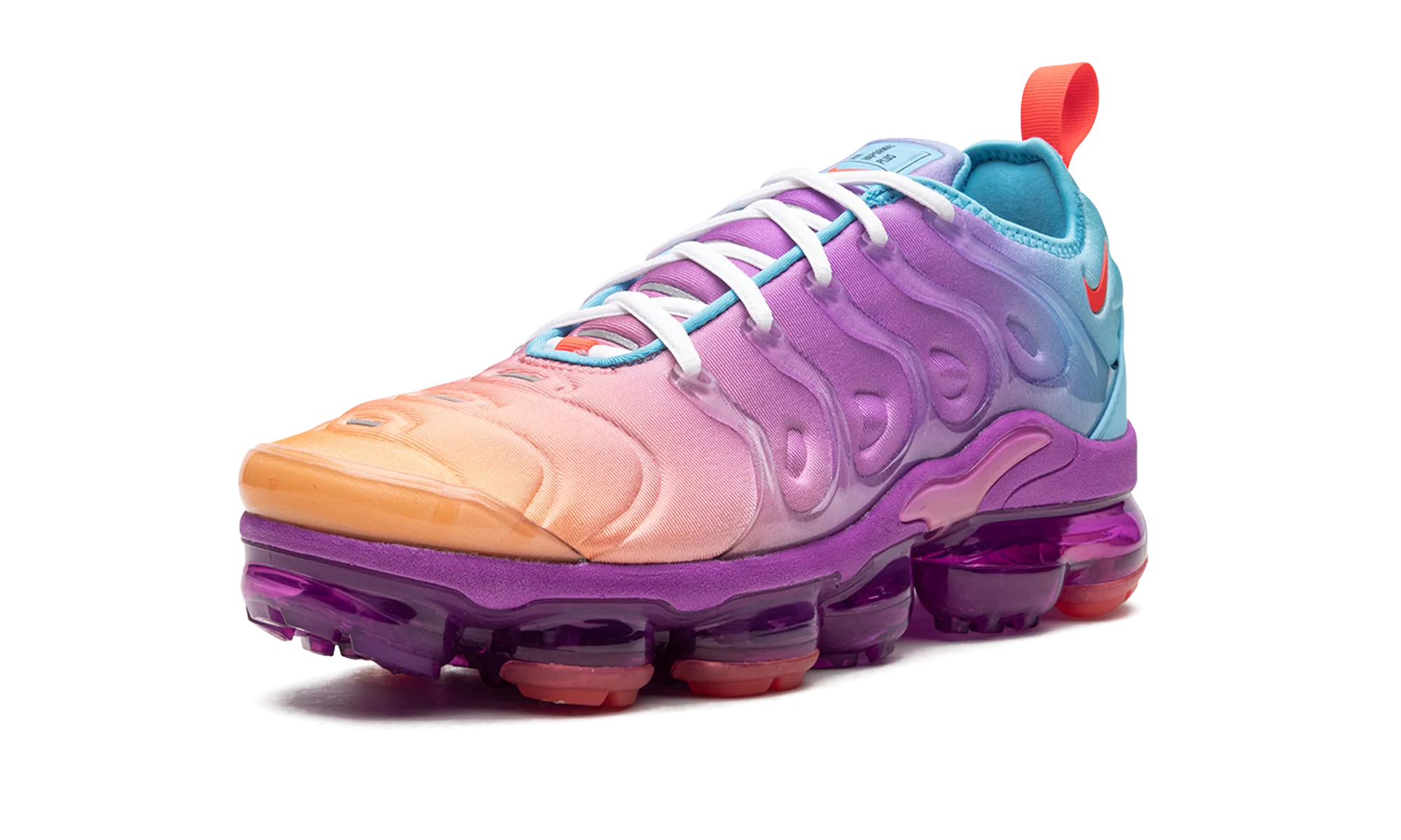 AIR VAPORMAX PLUS WMNS "Multigradient" running in a sidewalk area shoes