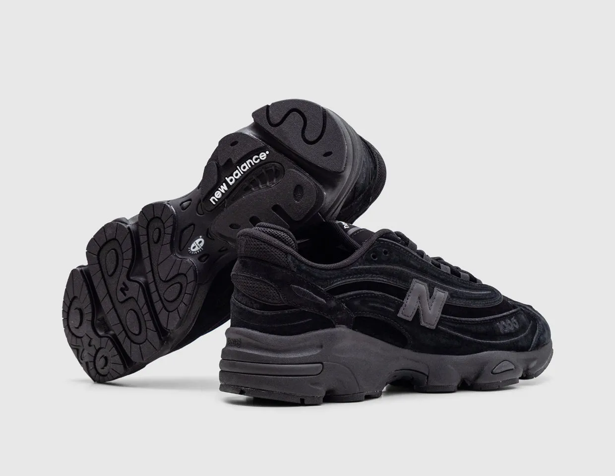 New Balance M1000 Black / Black Sneaker Exchanges