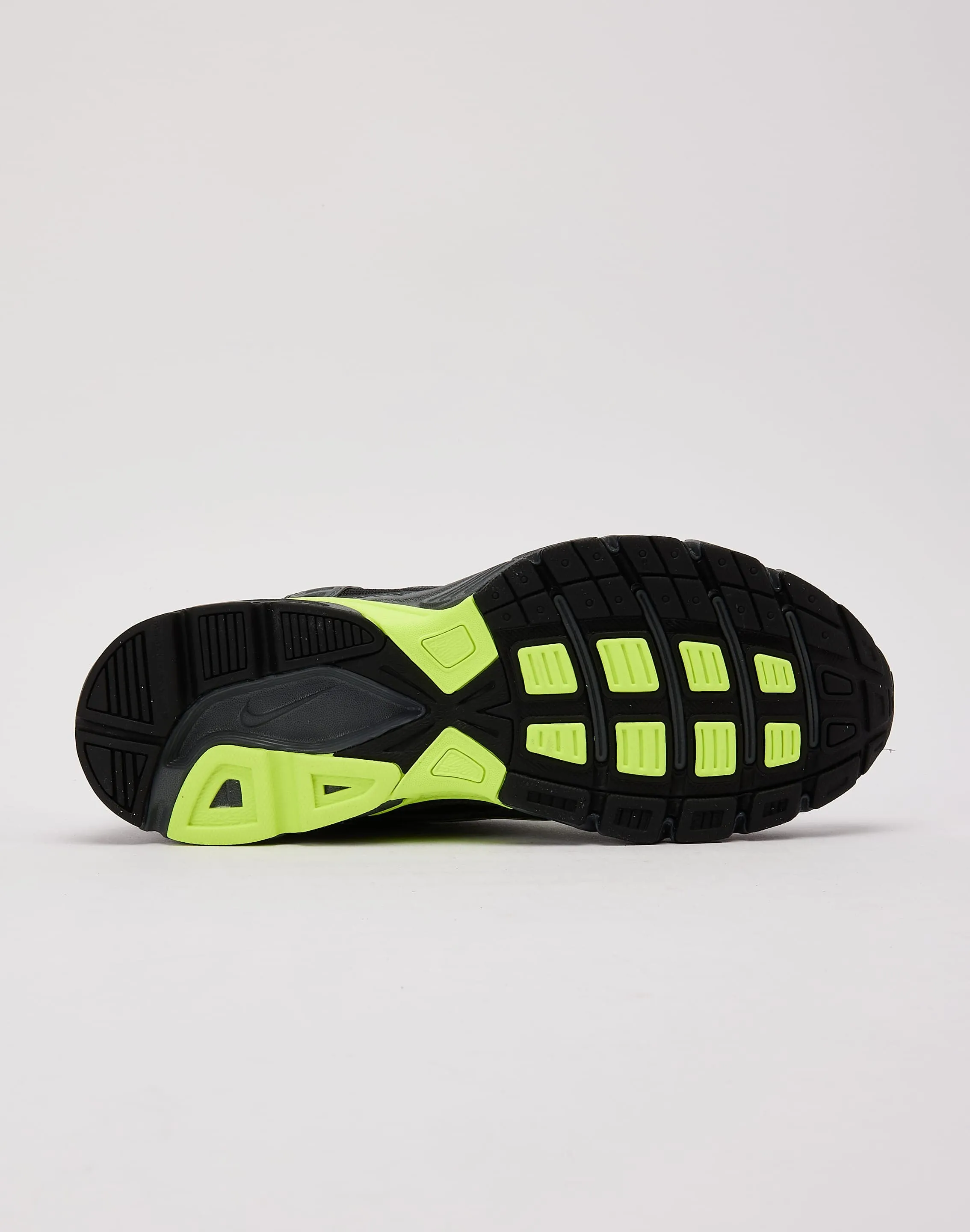 Smart Look Nike Initiator