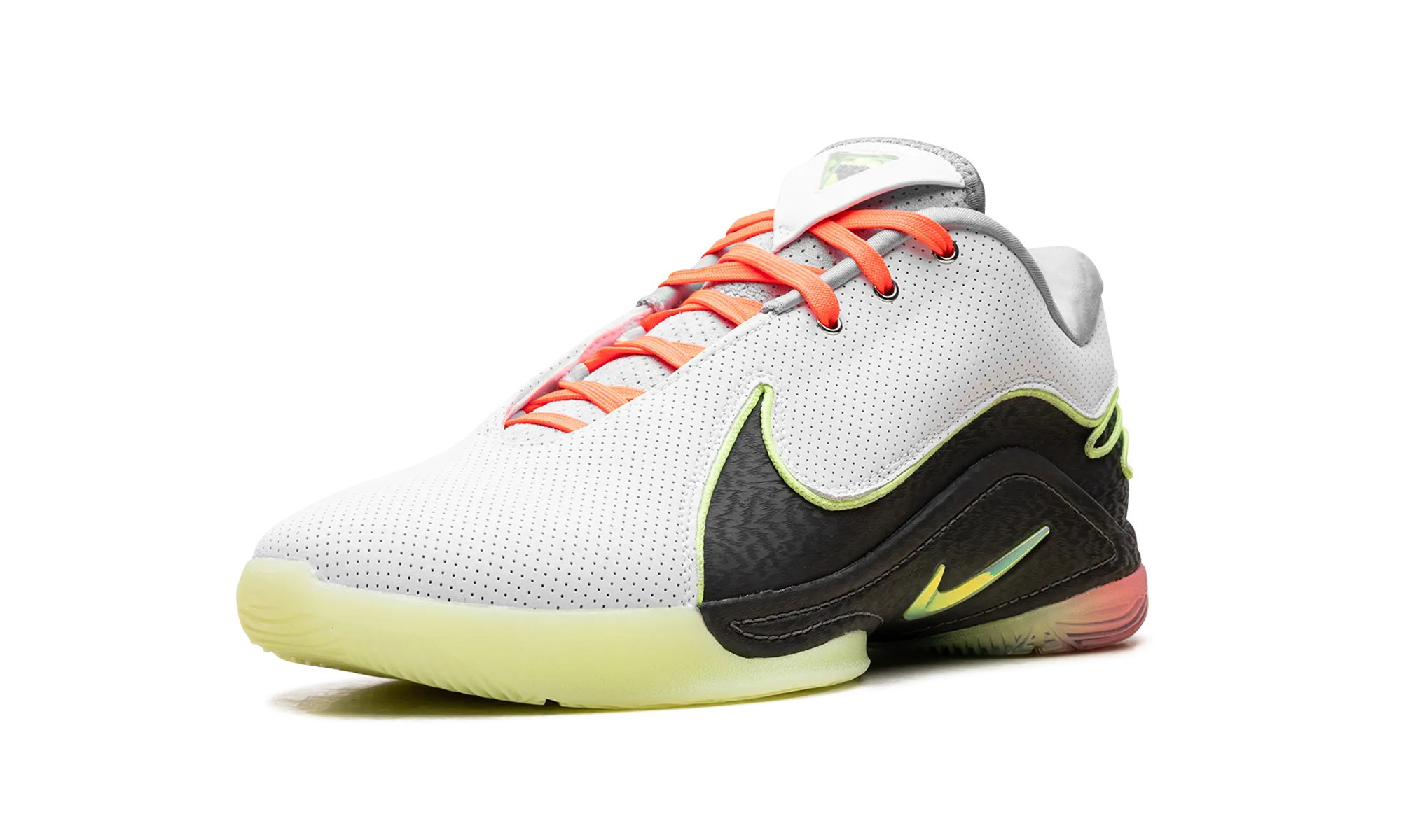 LeBron 22 "Crown Jewel" Flexible Traction Outsole