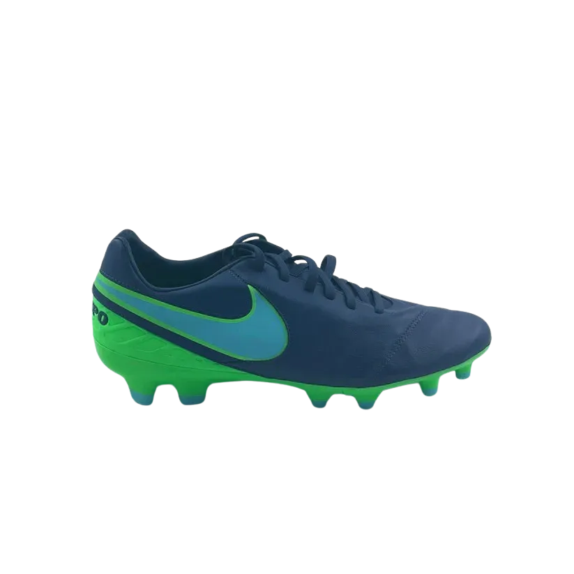 Strong Motion Nike Tiempo Mystic V FG