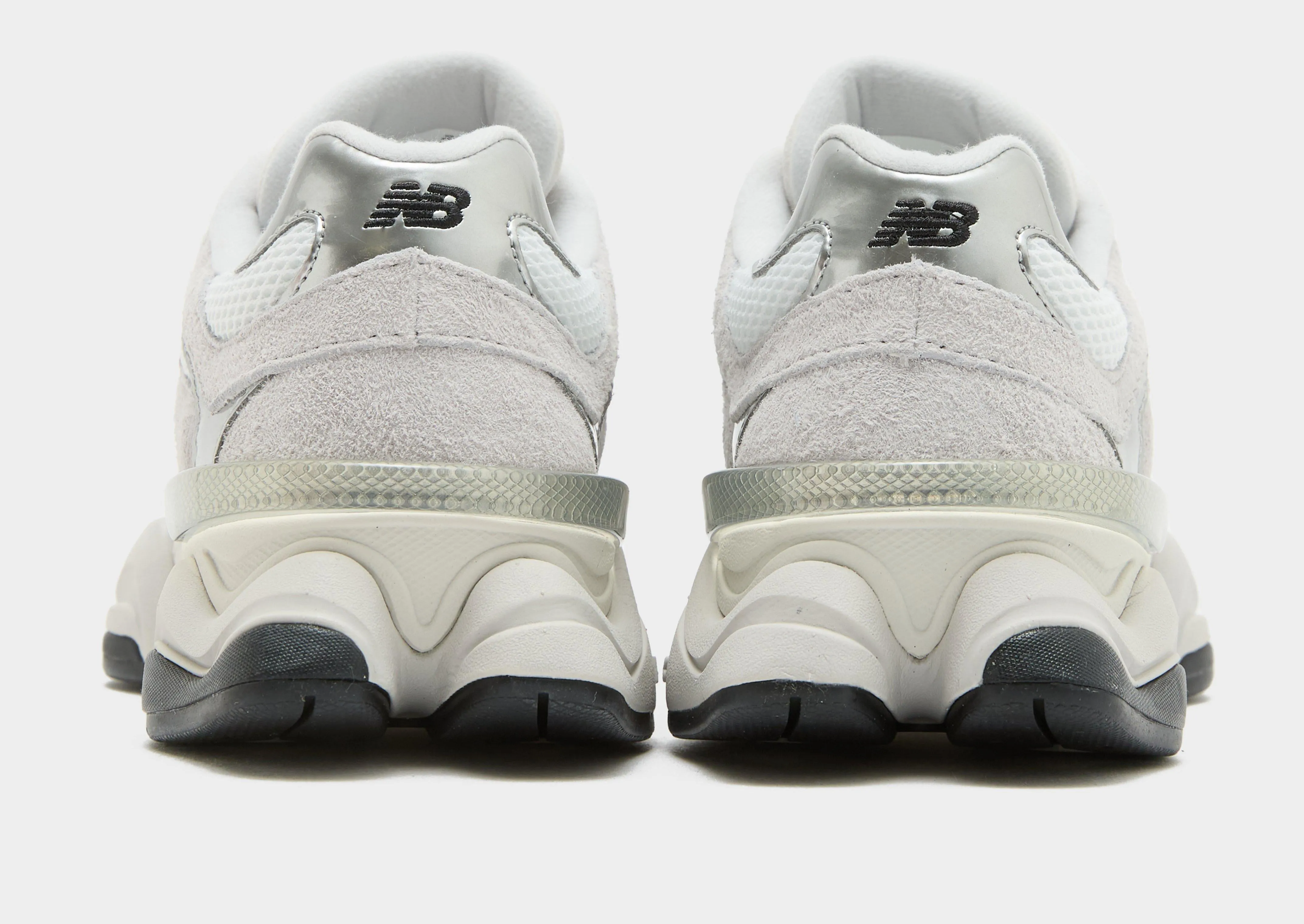 9060 All-around durability Treaded Sole