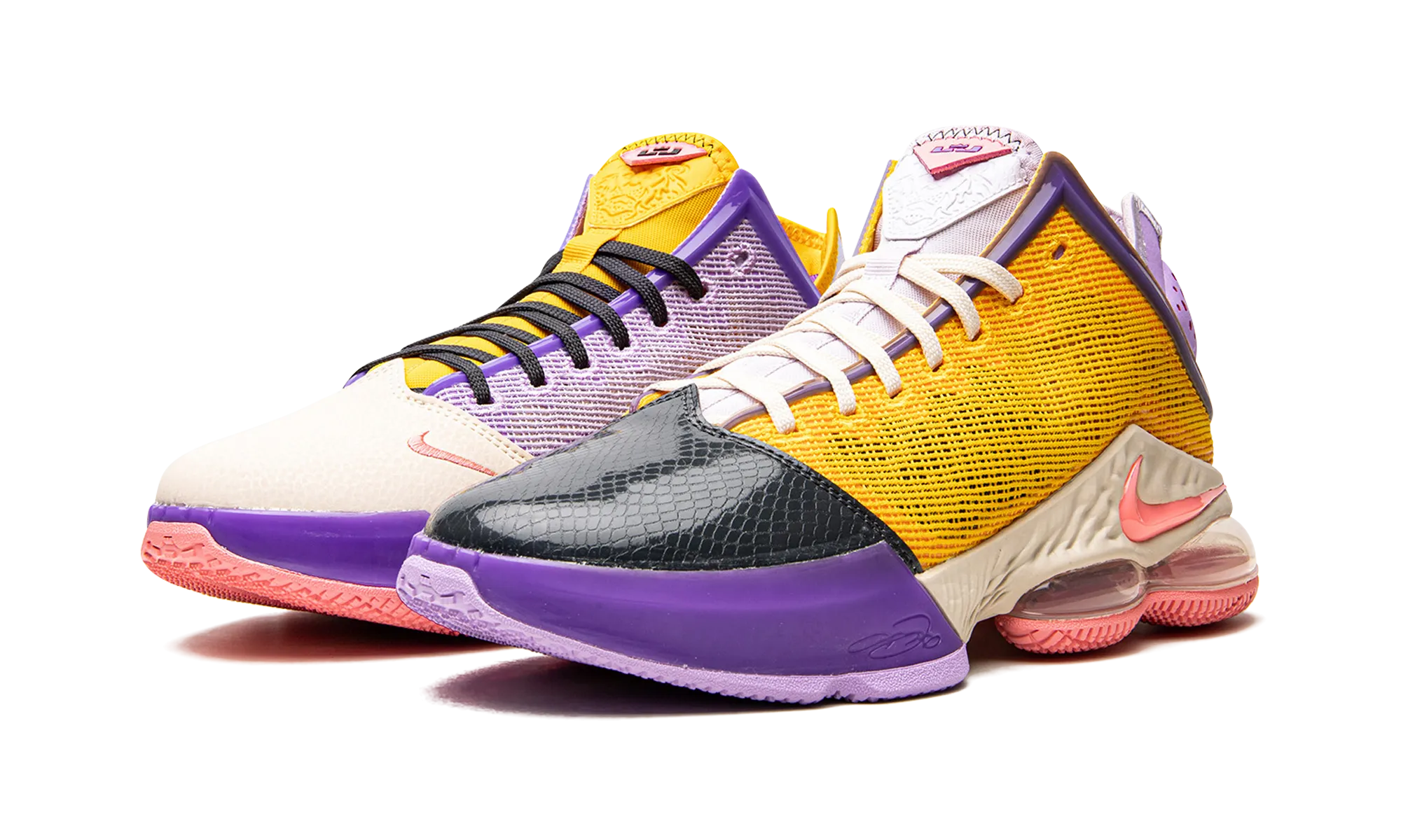 Flexible Midsole Quick Lacing Mechanism Lebron XIX Low "Mismatch"