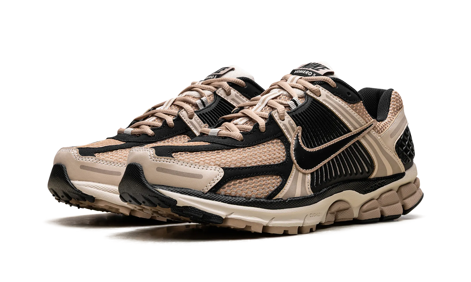 traction - enhanced running gear Zoom Vomero 5 WMNS "Sanddrift"