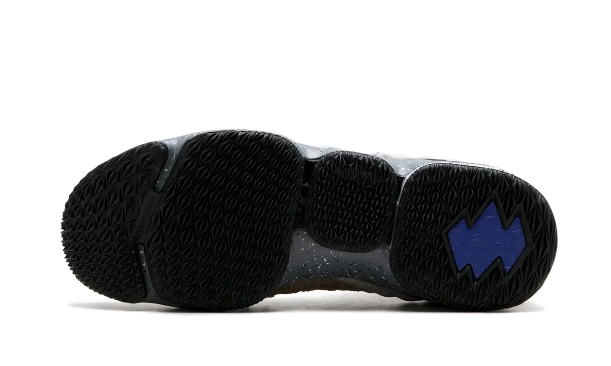 Tear Resistant Eyelets Smooth interior LeBron 15 "Mowabb"