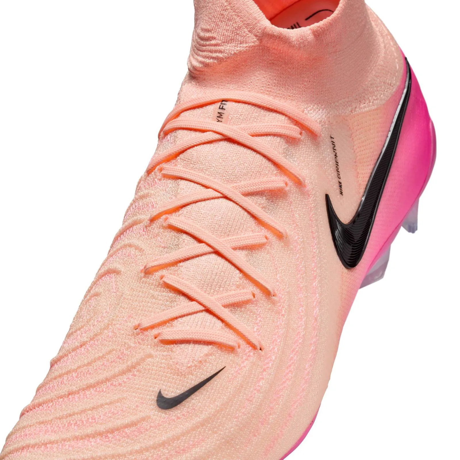 Agility Moves Nike Phantom Luna 2 Elite FG High-Top Football Boots