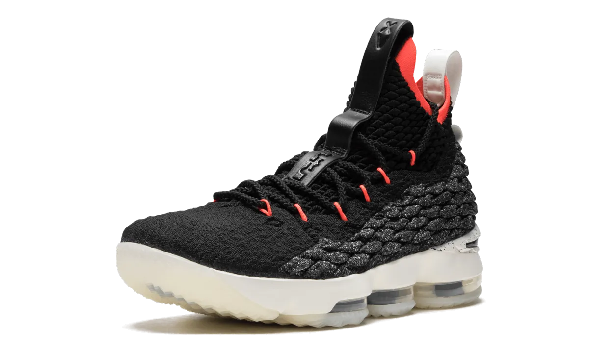 Lebron 15 "Black / Bright Crimson" Durable Traction Pattern Torsional Rigidity Chassis