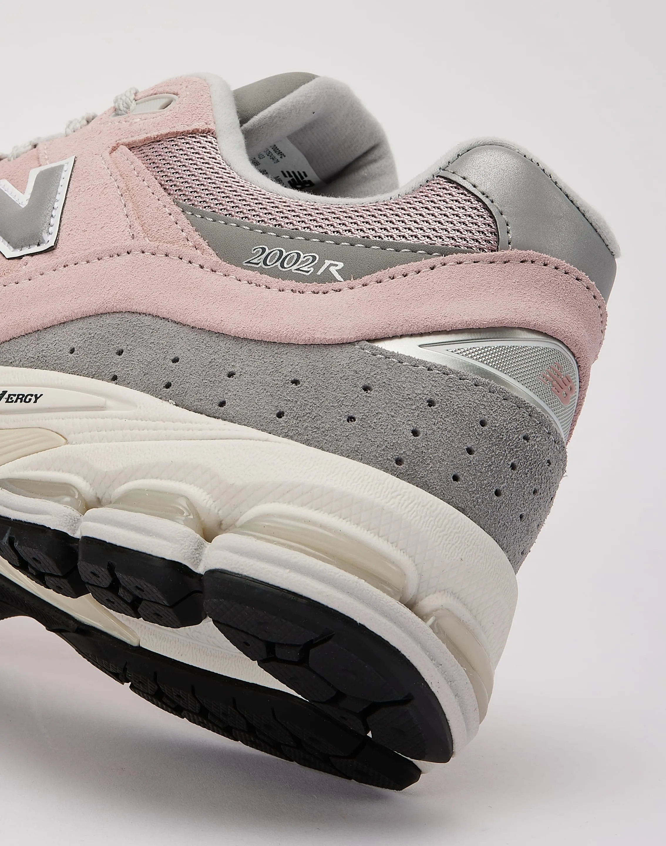 Closet Core New Balance 2002R