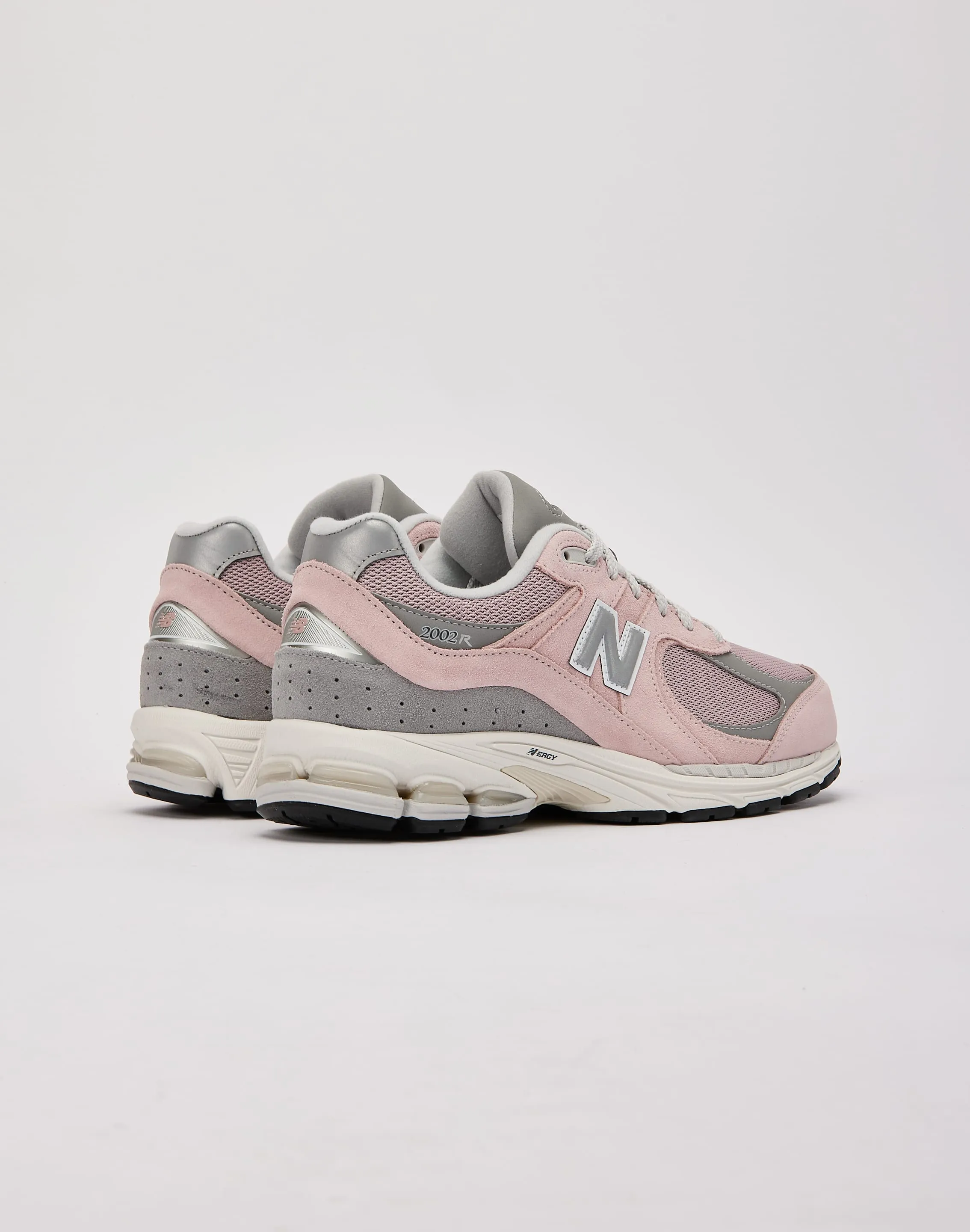 Wardrobe Base New Balance 2002R