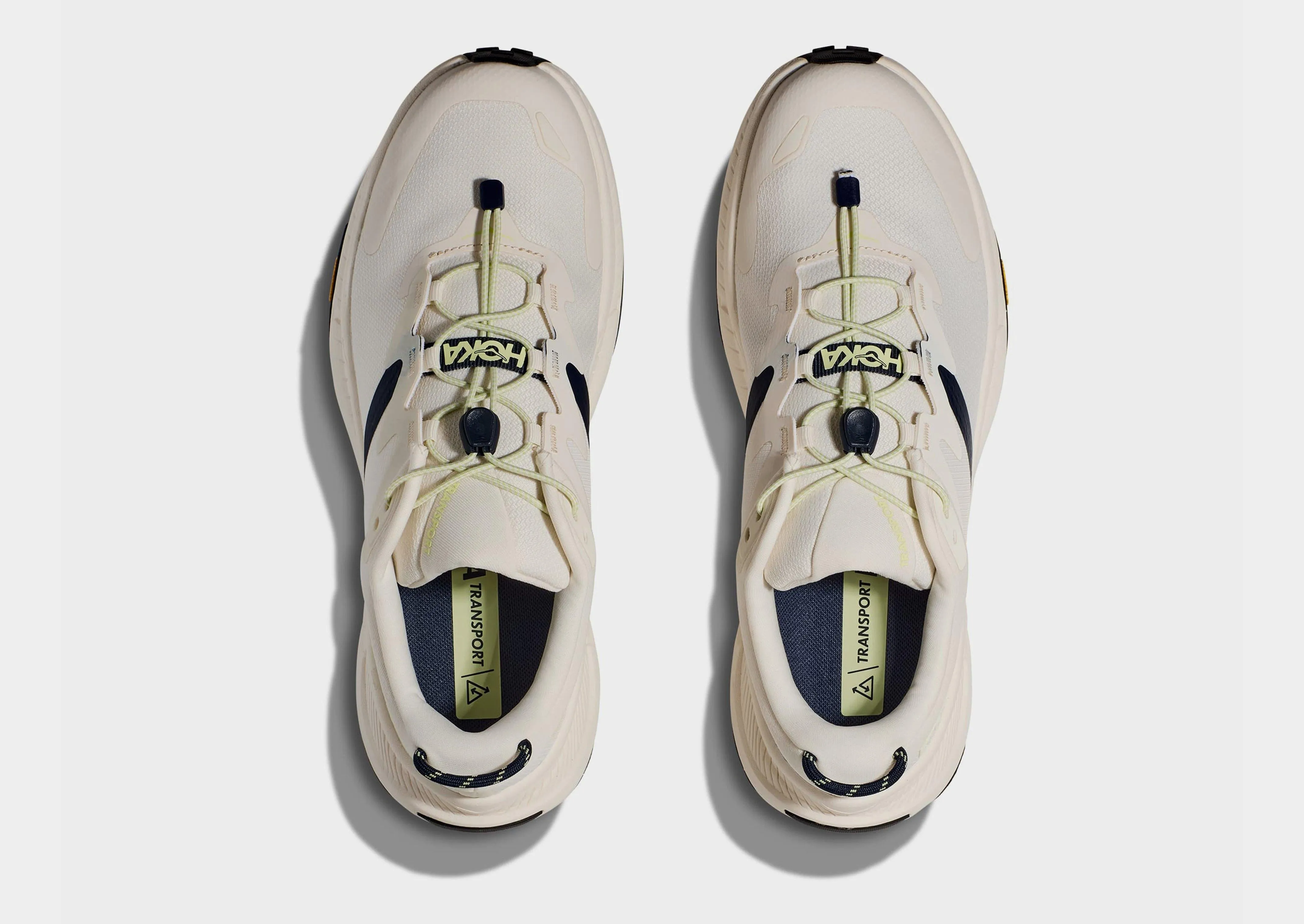 Transport Thermoregulating Material Sneaker Storage