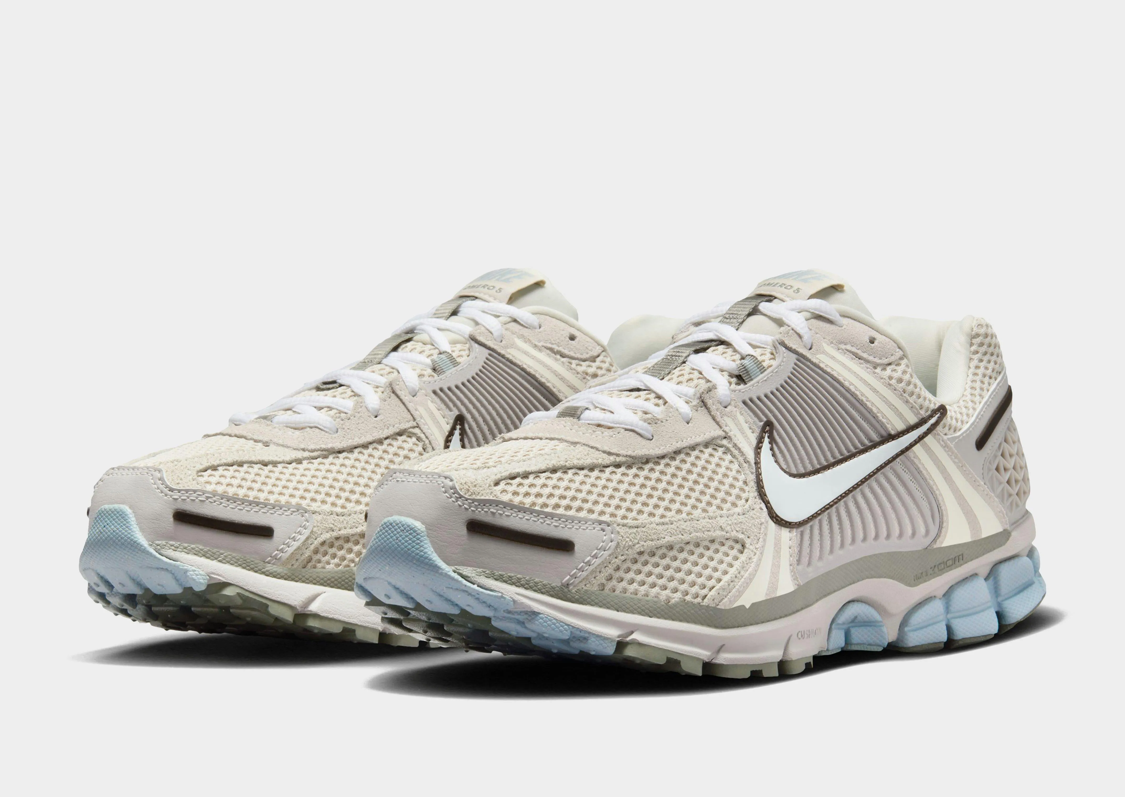 Zoom Vomero 5 SE athlete shoes