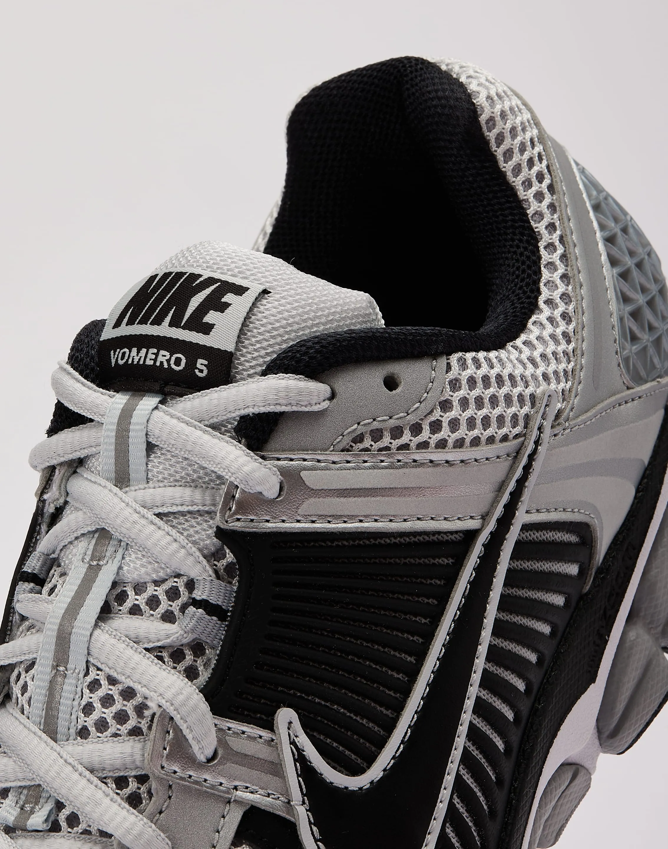 Nike Zoom Vomero 5 Lace Up Elastic Sling