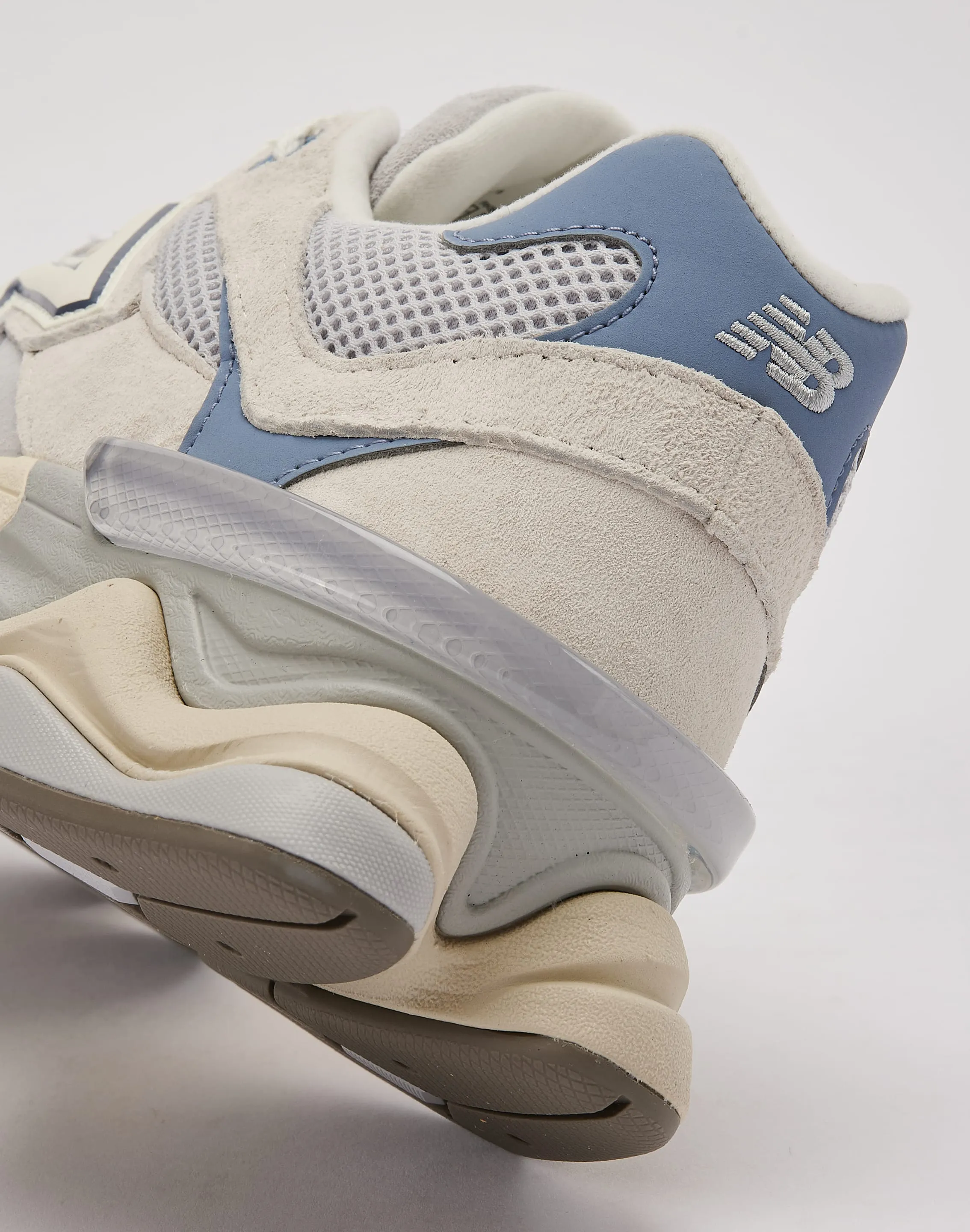 quick dry New Balance 9060