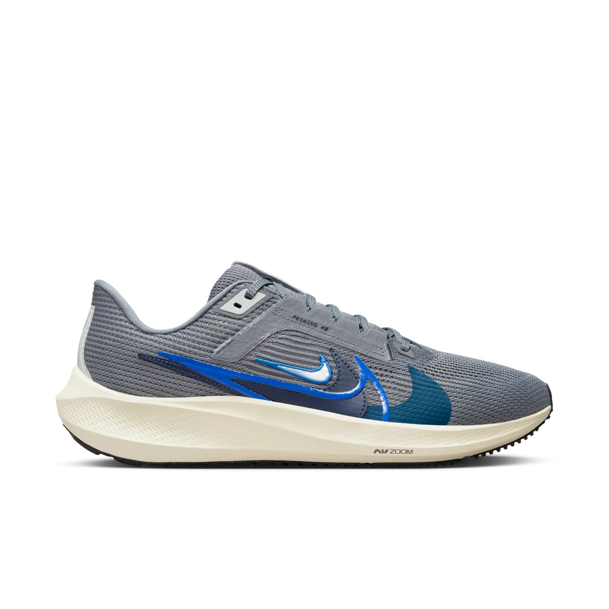 running in a track meet shoes MEN'S PEGASUS 40 PREMIUM
