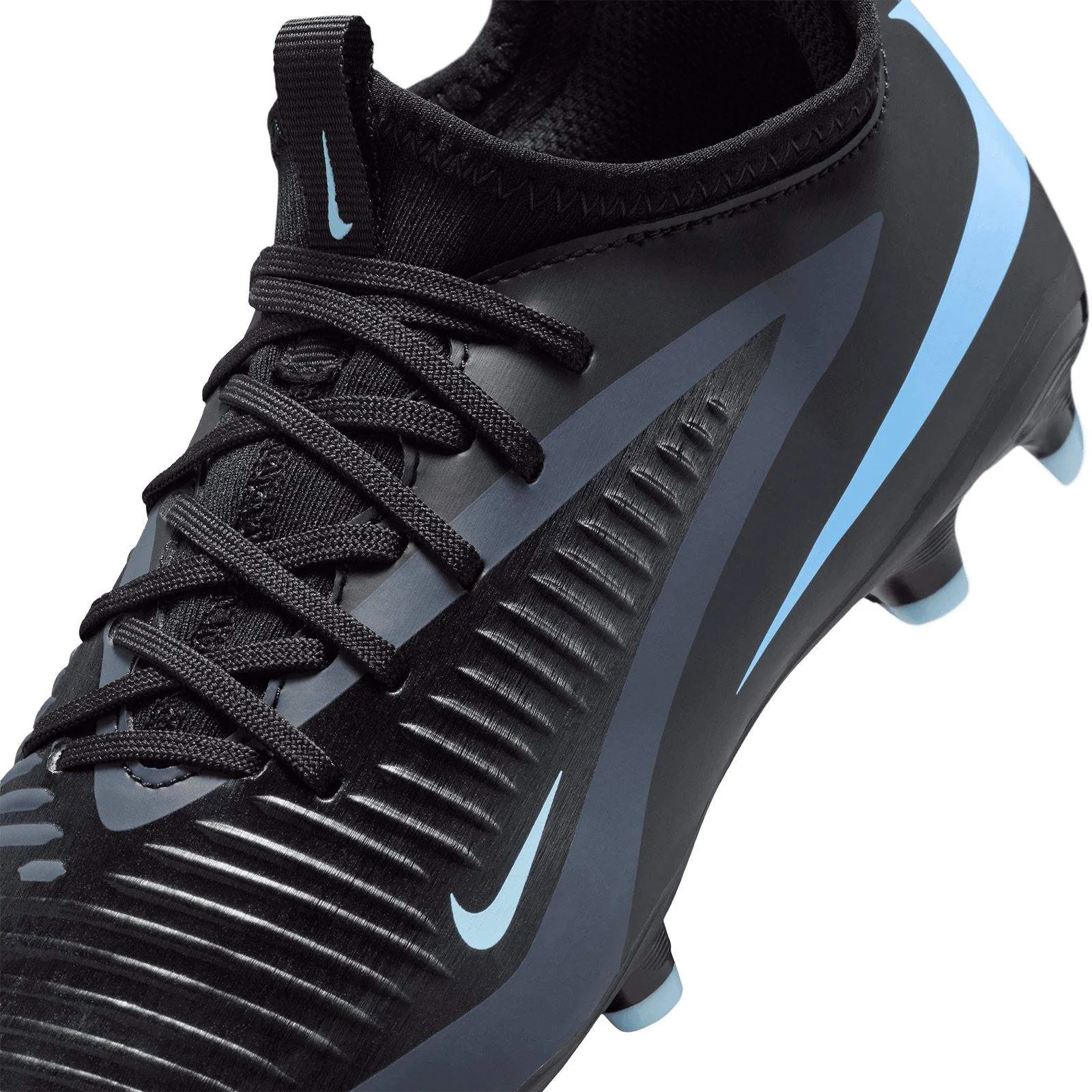 Midfield Play Nike Jr. Phantom 6 Low Academy Multi-Ground Football Boots