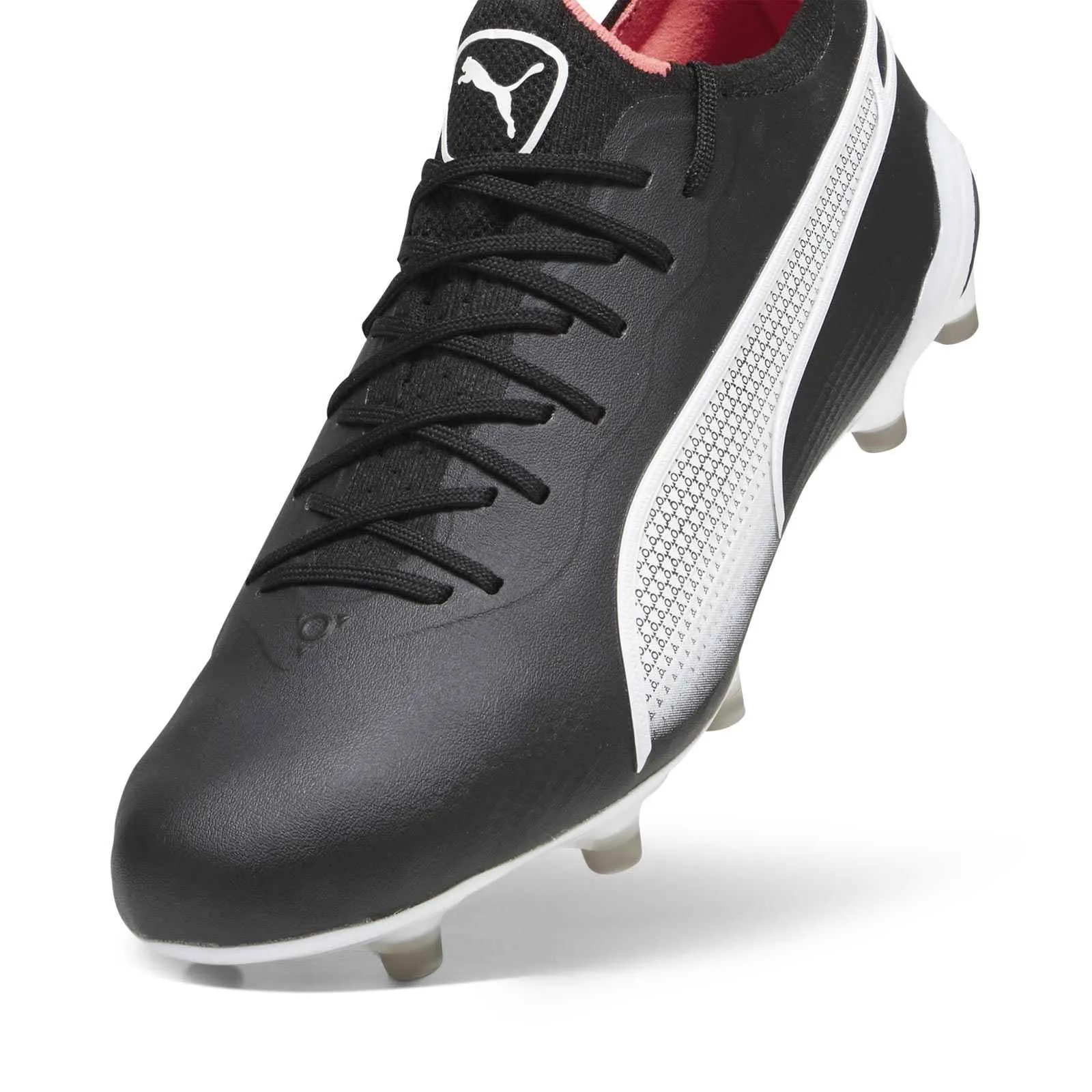 Fast Movement Foot Motion Puma King Ultimate FG Blk/Wht