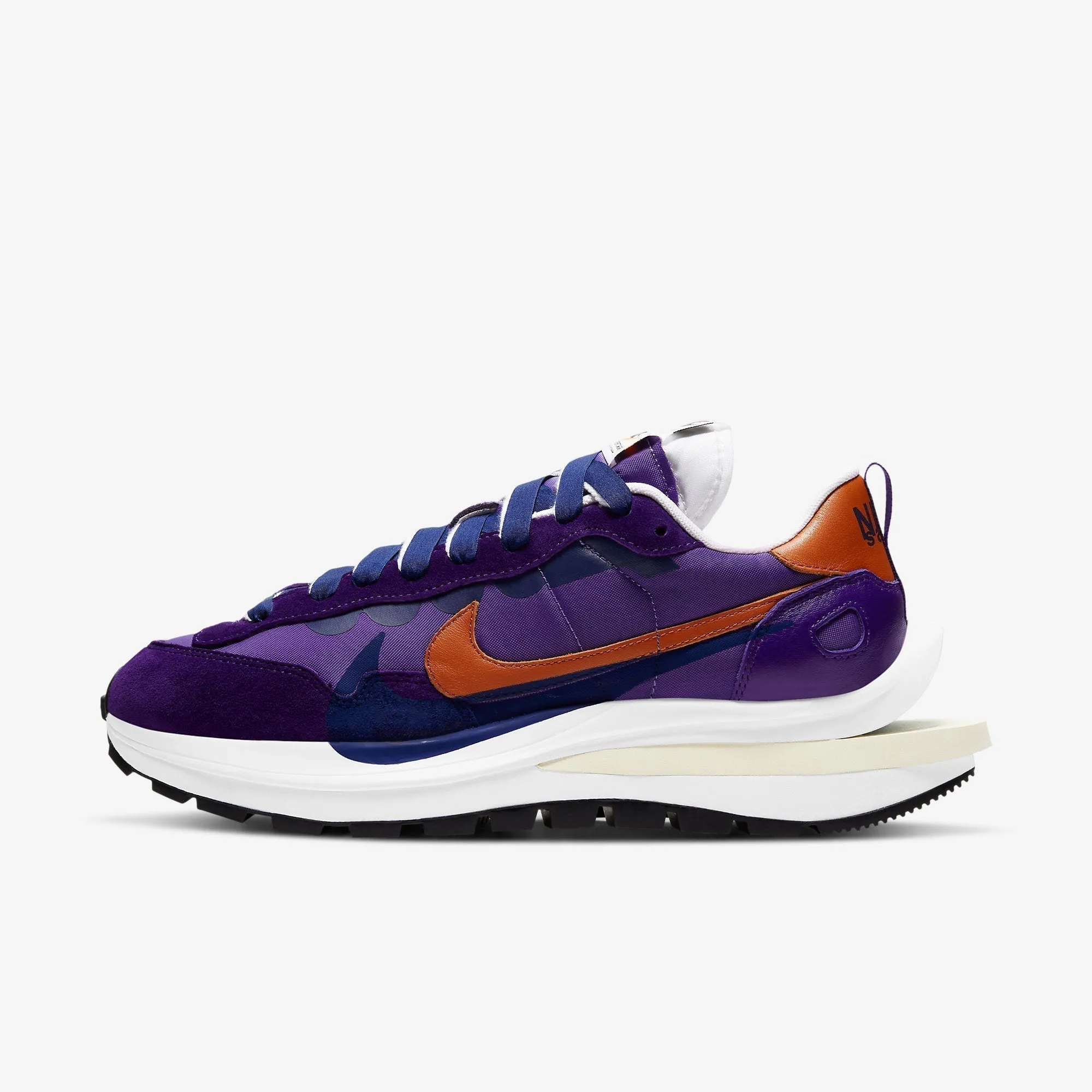 running in a modern bridge area shoes (Men's) Nike VaporWaffle x Sacai 'Dark Iris' (2021) DD1875-500