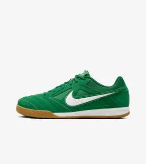Dinner Look Toe box NIKE GATO